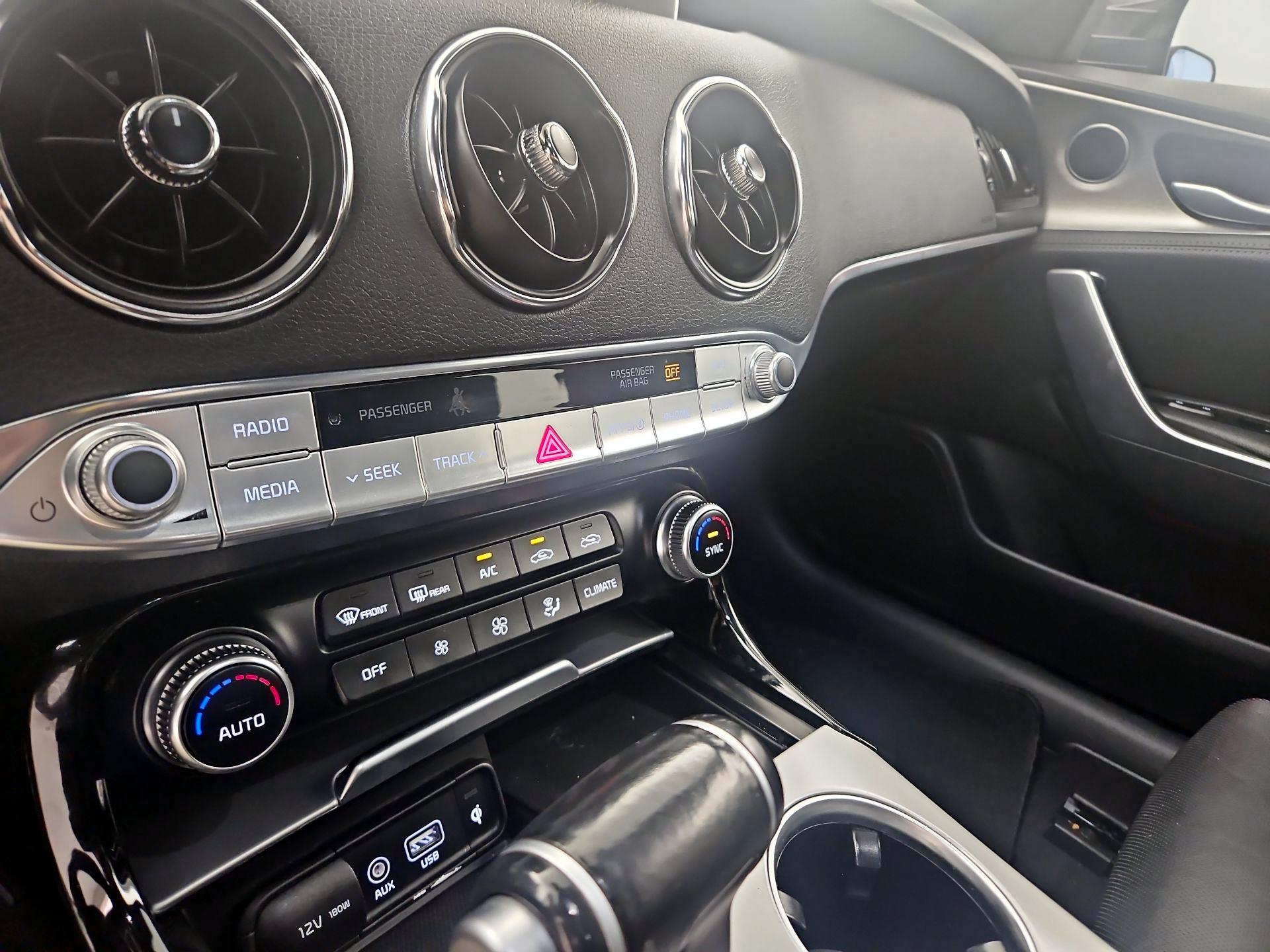 Thumbnail: 2020 Kia Stinger - 14