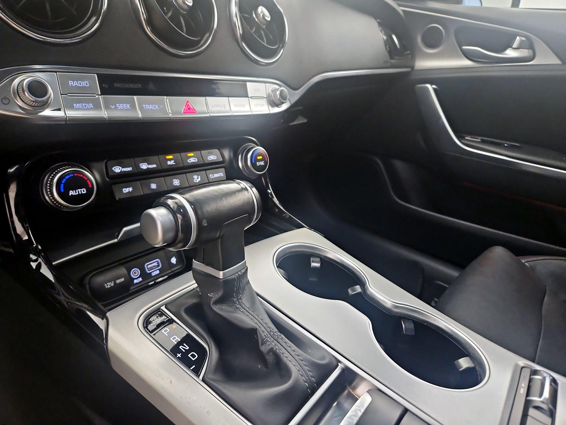 Thumbnail: 2020 Kia Stinger - 15