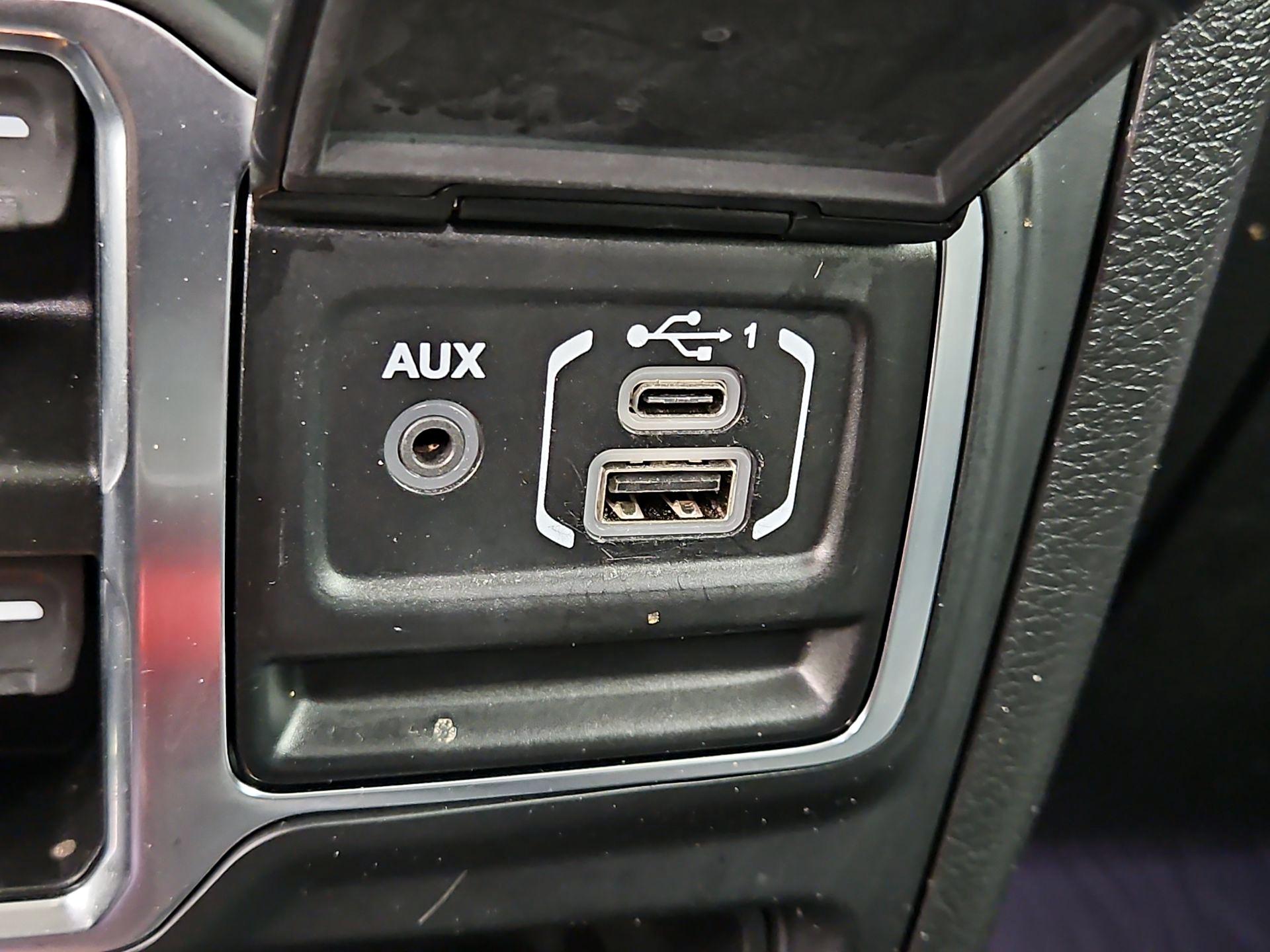 Thumbnail: 2021 Jeep Wrangler - 18