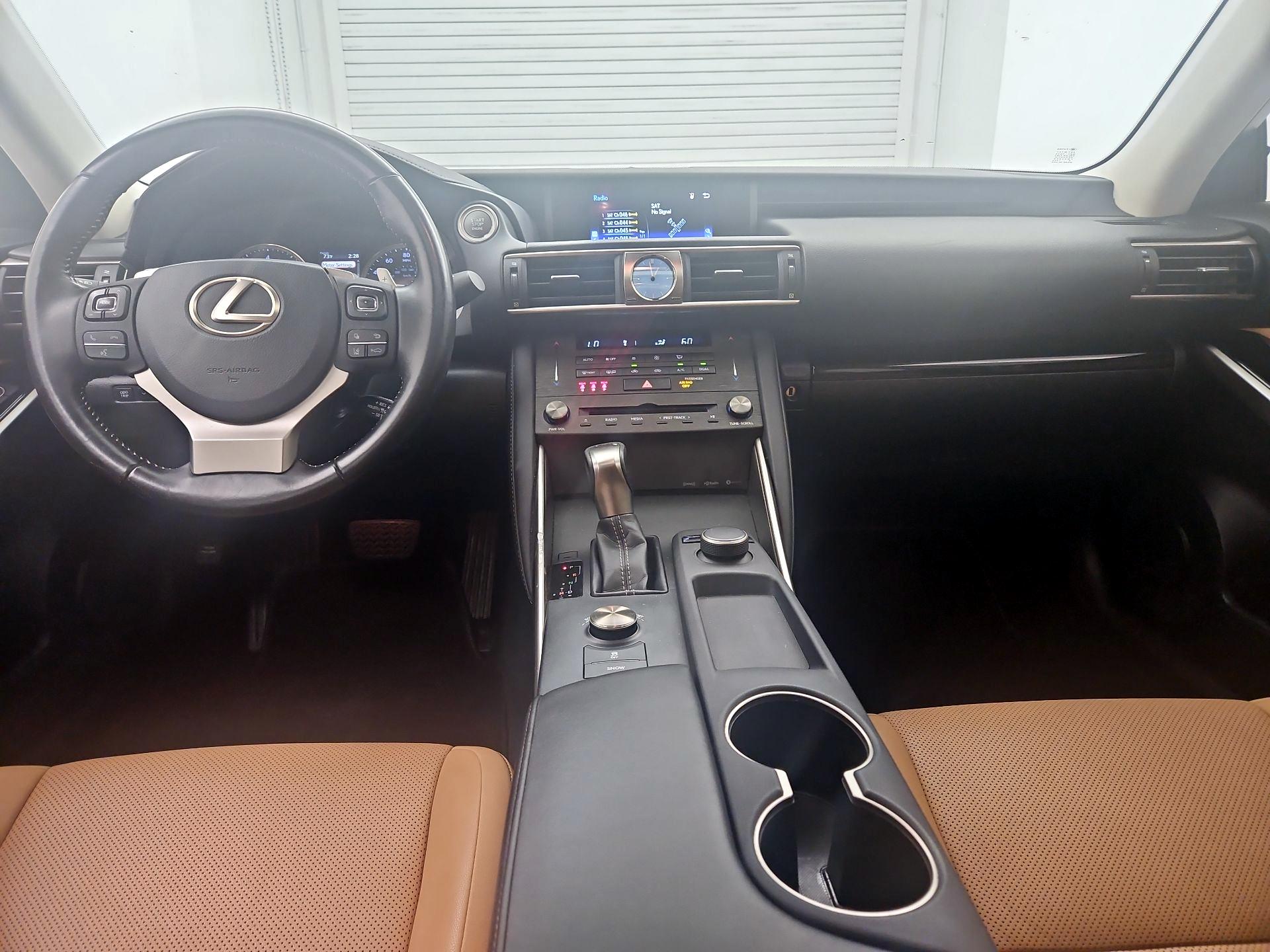 Thumbnail: 2019 Lexus IS - 9