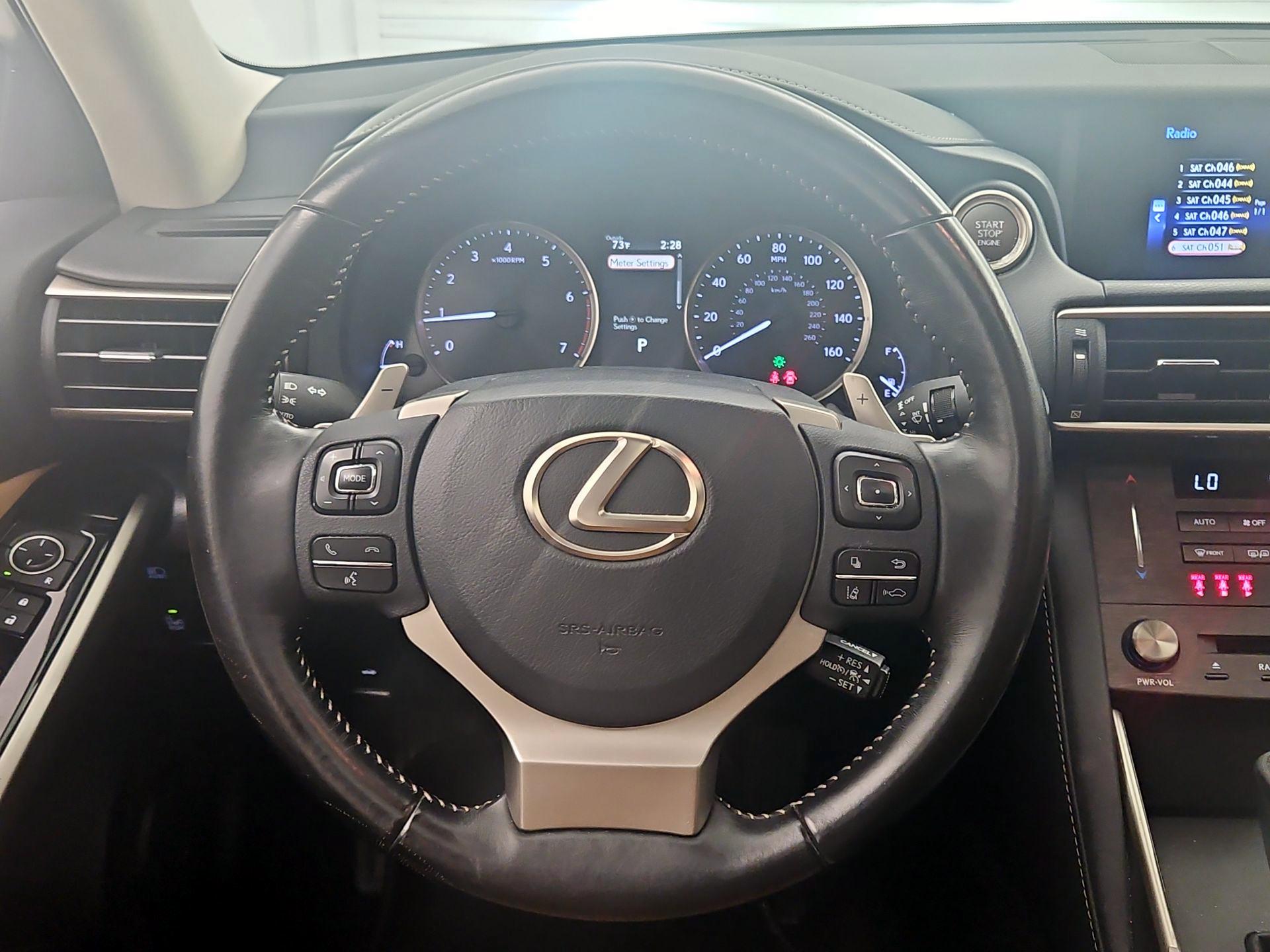 Thumbnail: 2019 Lexus IS - 10