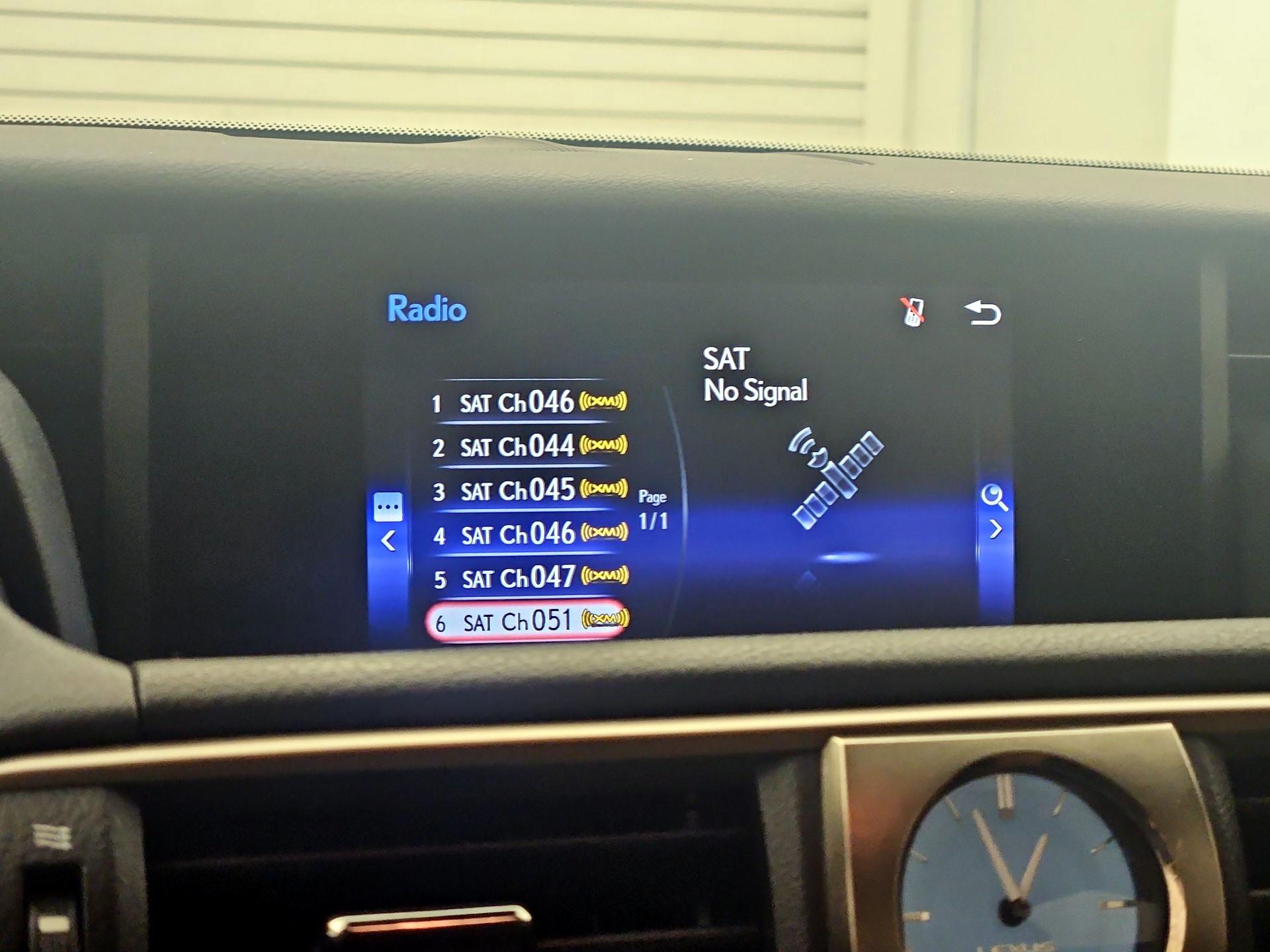 Thumbnail: 2019 Lexus IS - 15