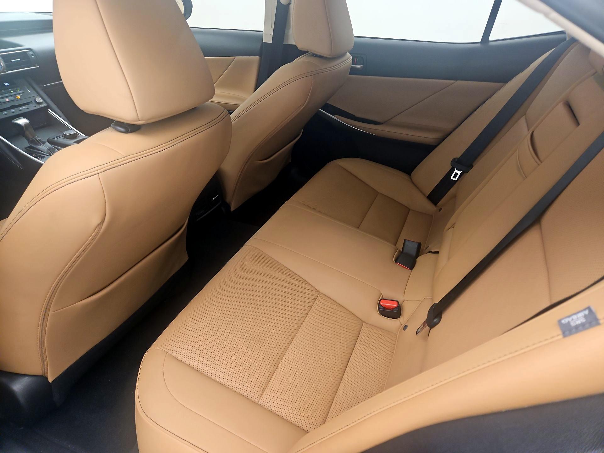 Thumbnail: 2019 Lexus IS - 20