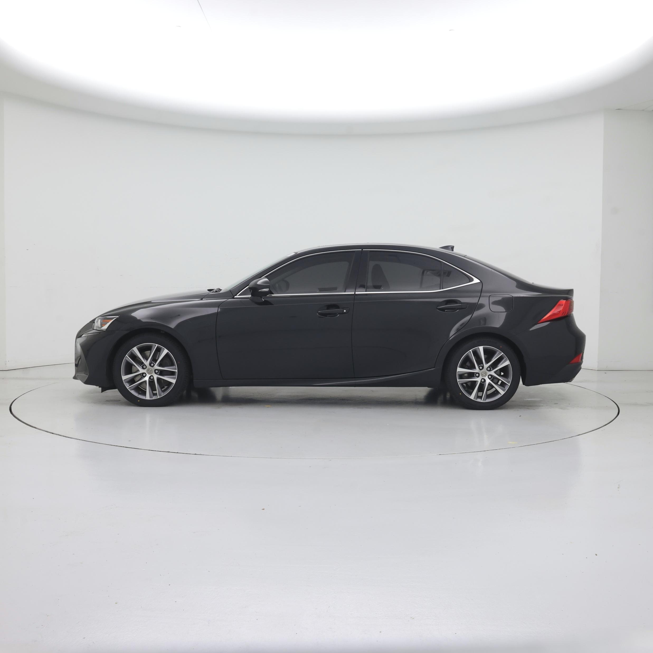 Thumbnail: 2019 Lexus IS - 3