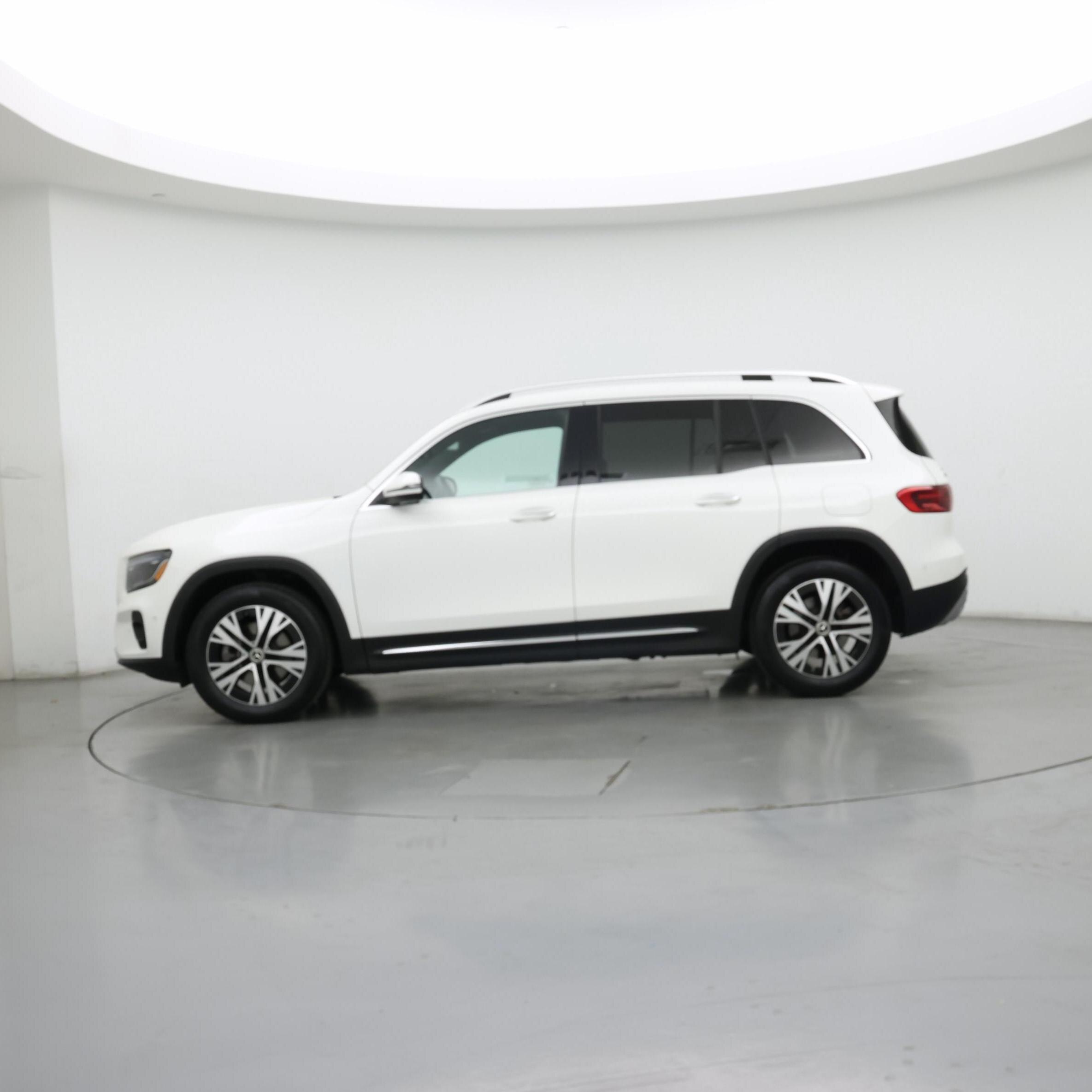 Thumbnail: 2024 Mercedes-Benz GLB - 3