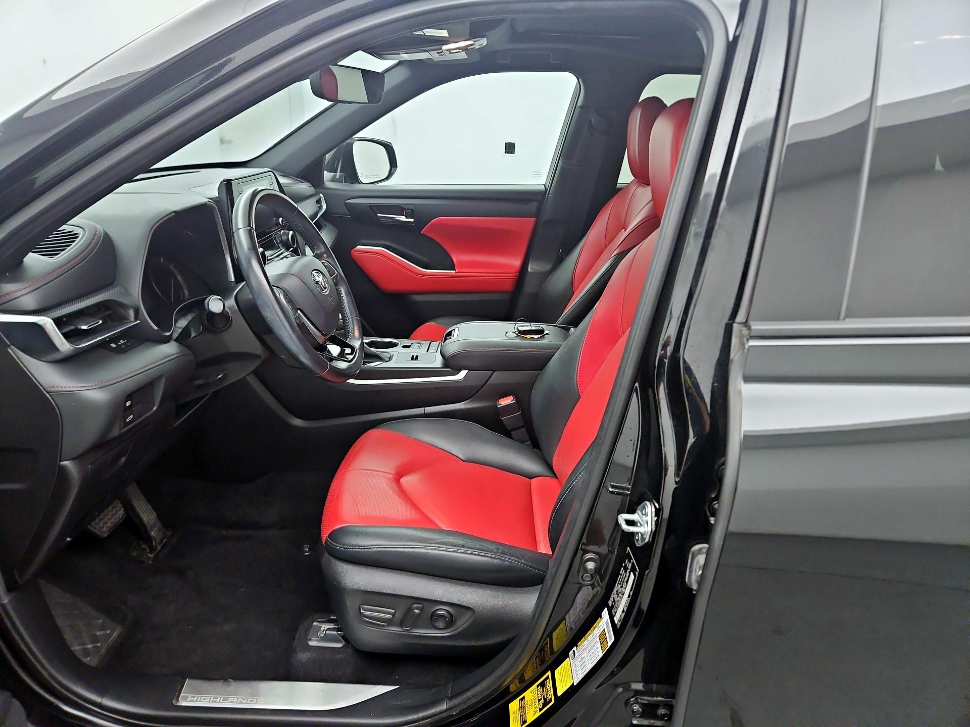 Thumbnail: 2021 Toyota Highlander - 11