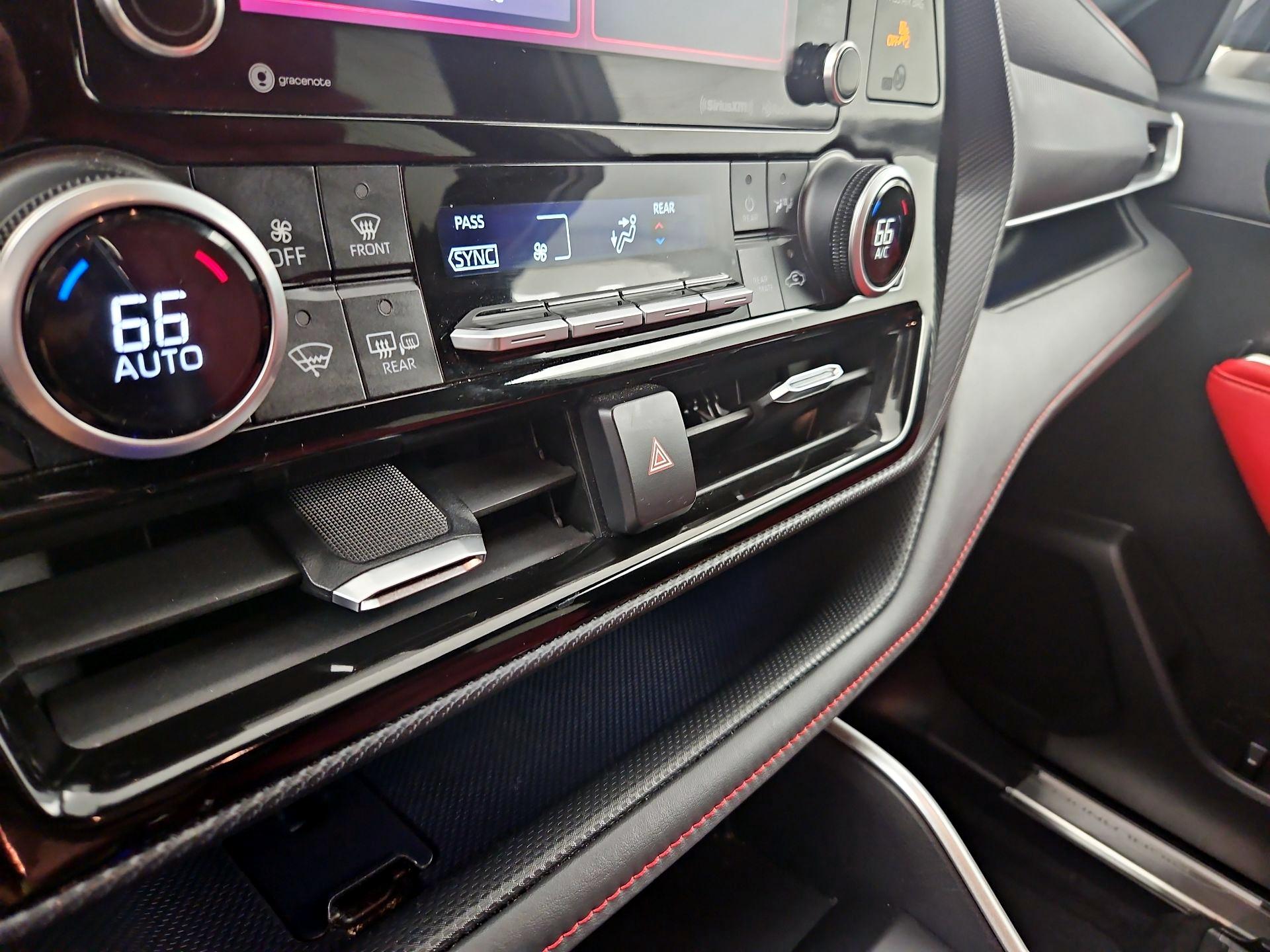 Thumbnail: 2021 Toyota Highlander - 15