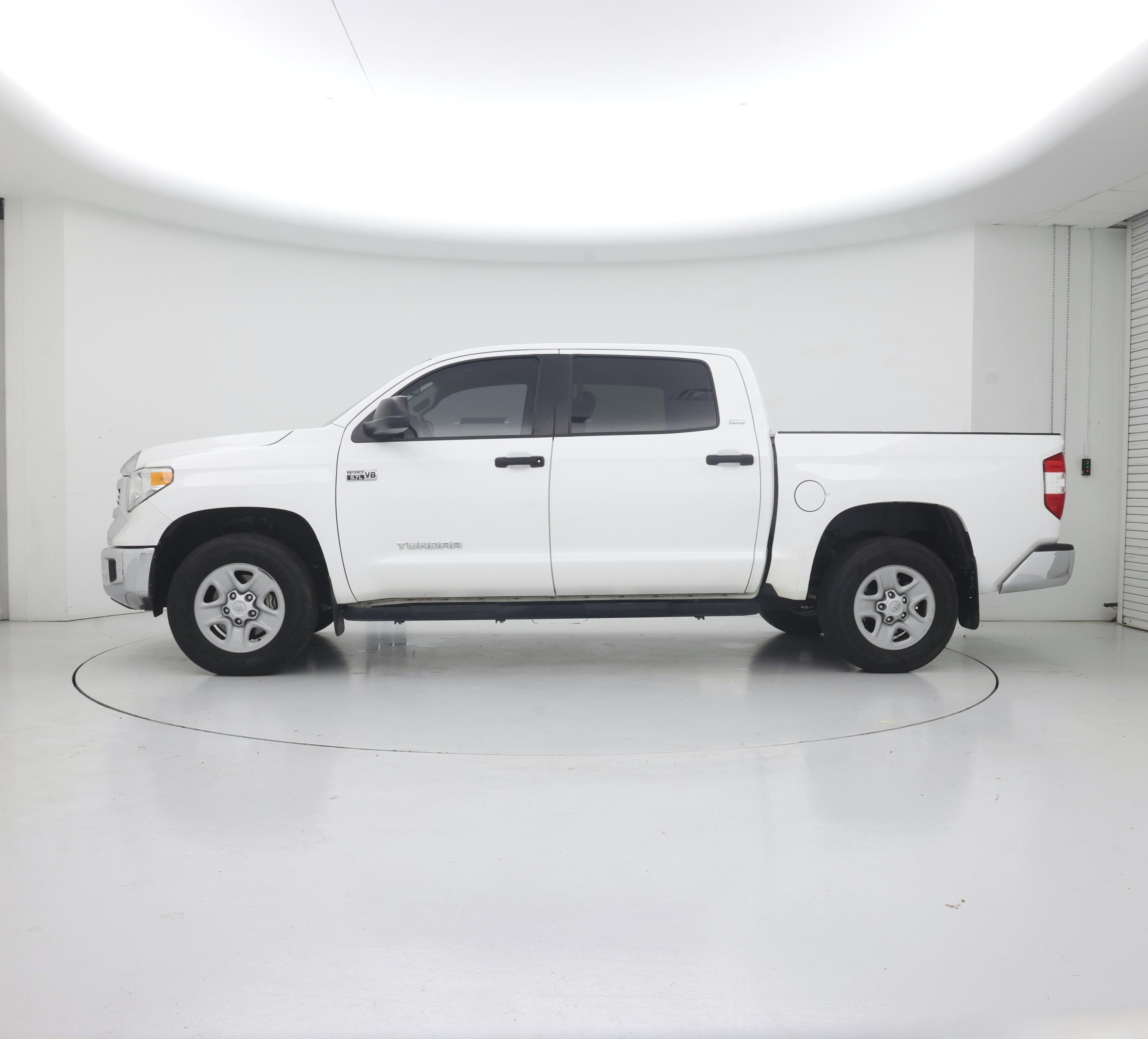 Thumbnail: 2017 Toyota Tundra - 3