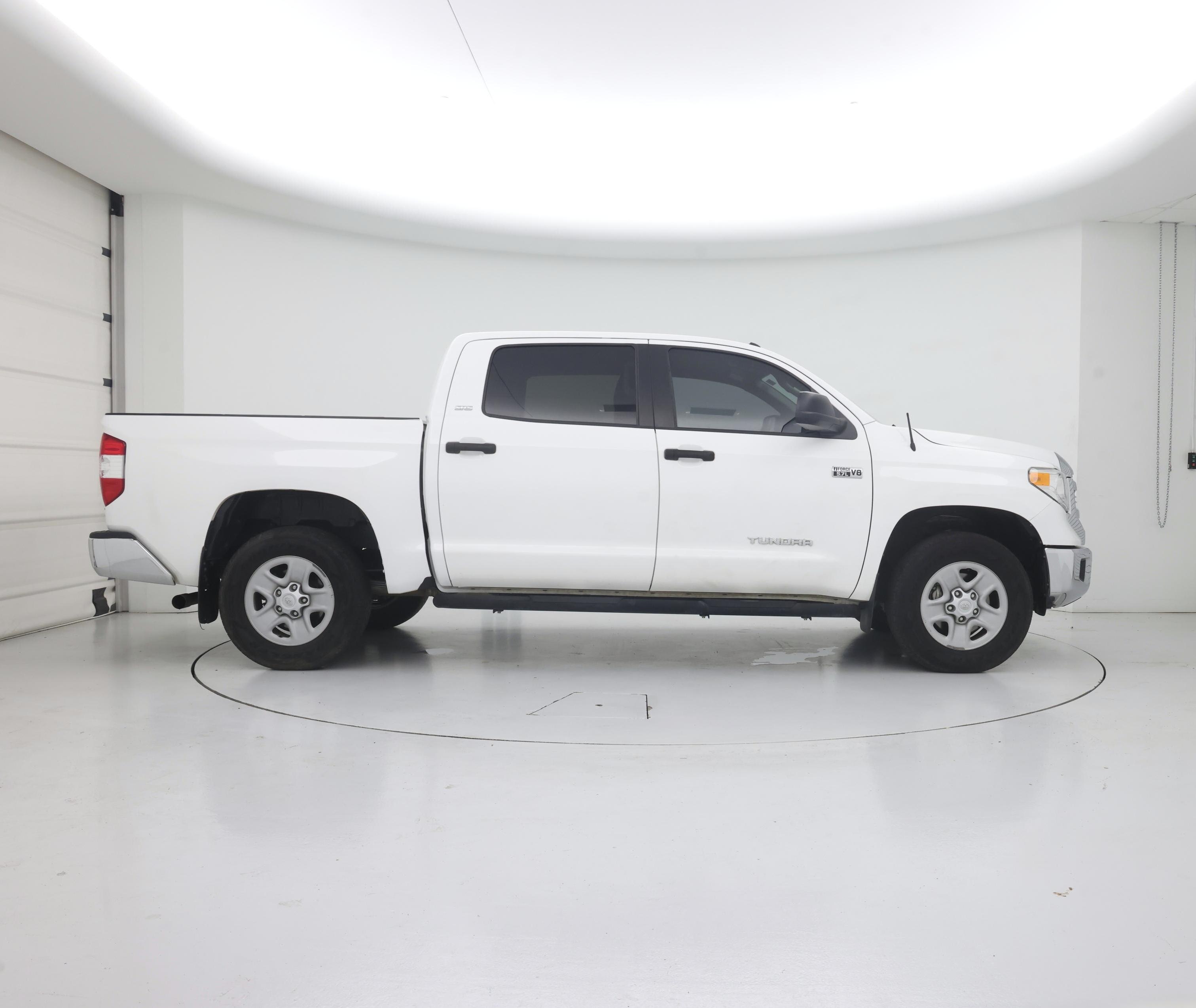 Thumbnail: 2017 Toyota Tundra - 7