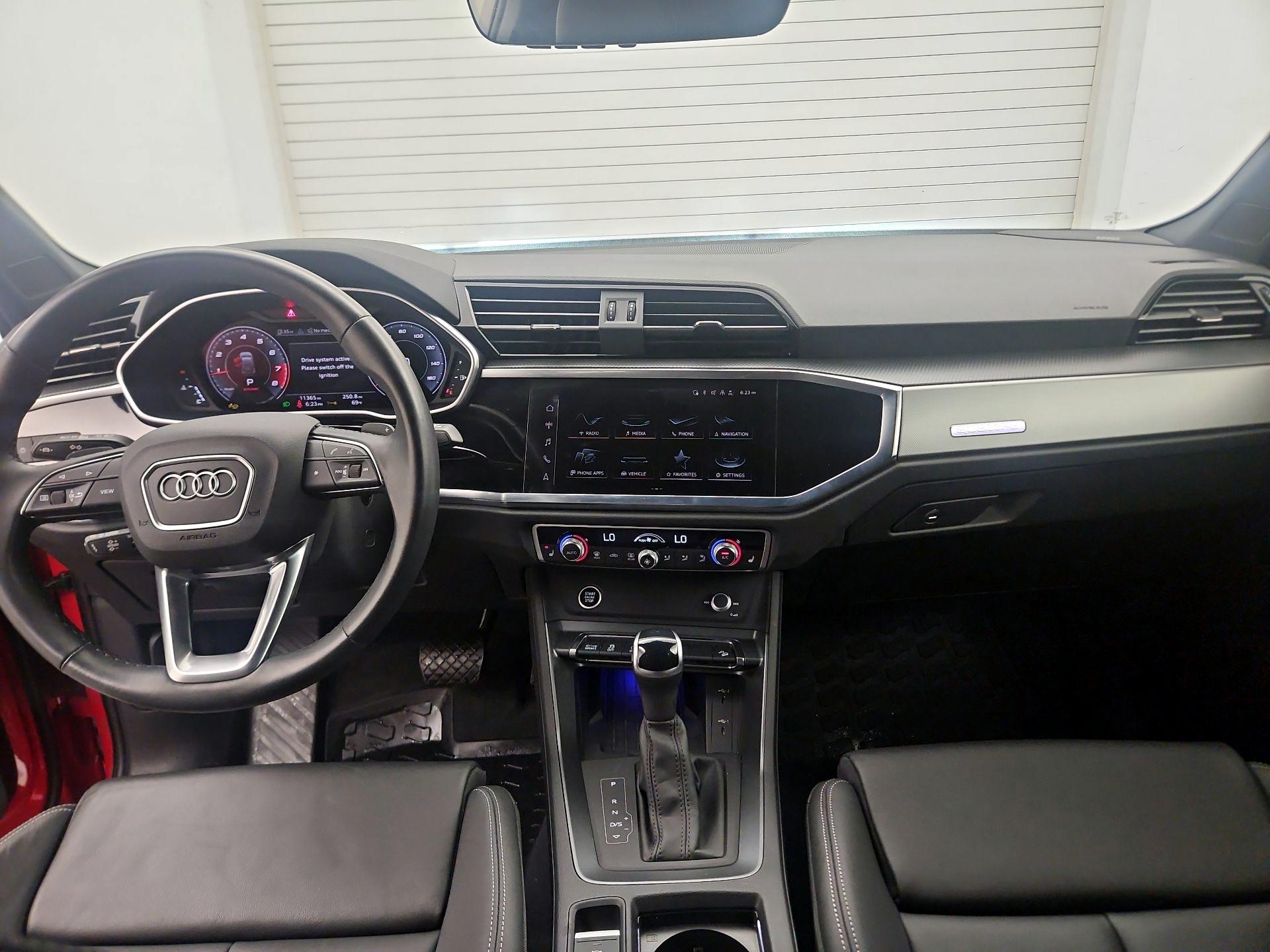 Thumbnail: 2024 Audi Q3 - 9