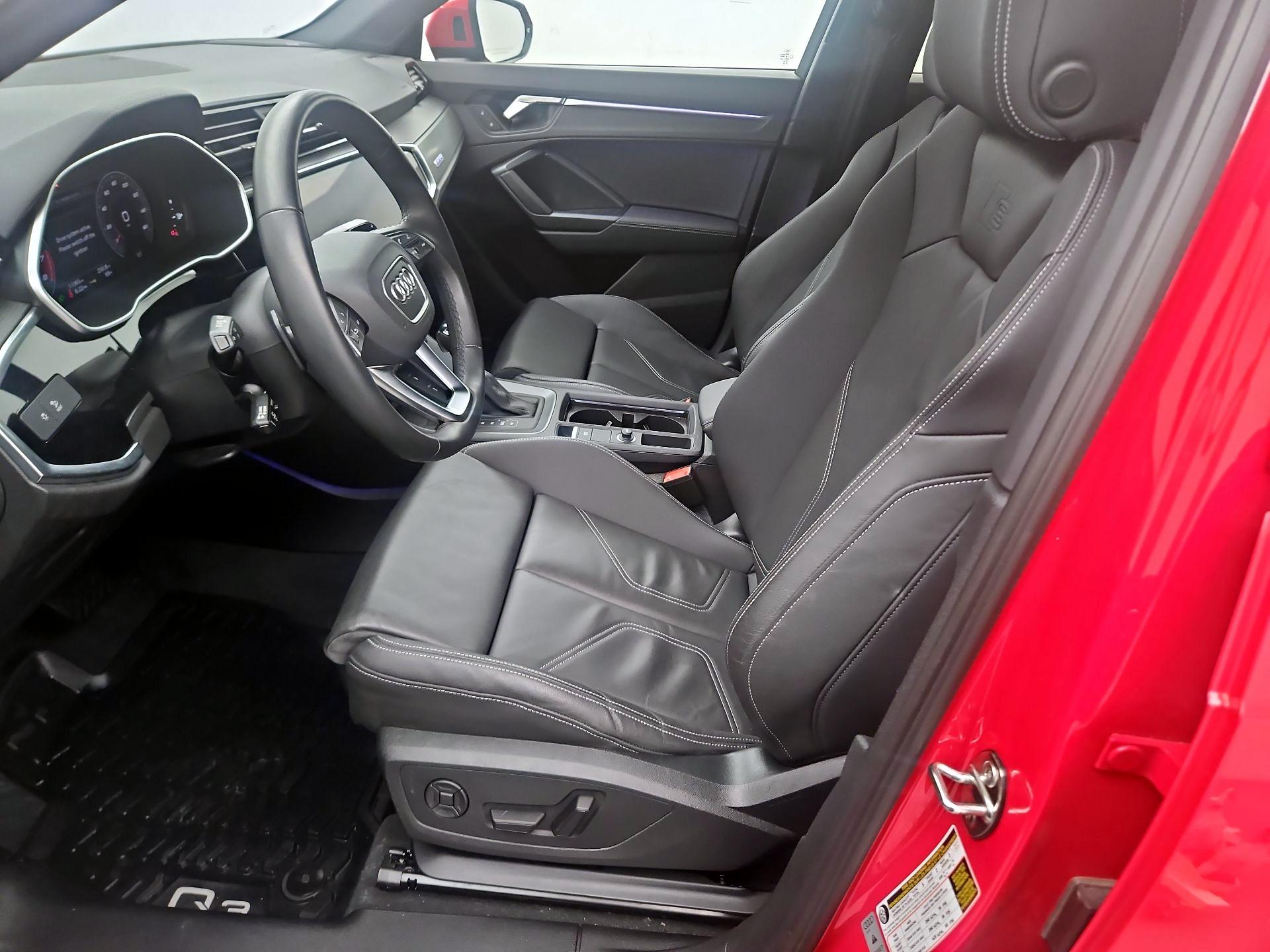 Thumbnail: 2024 Audi Q3 - 11