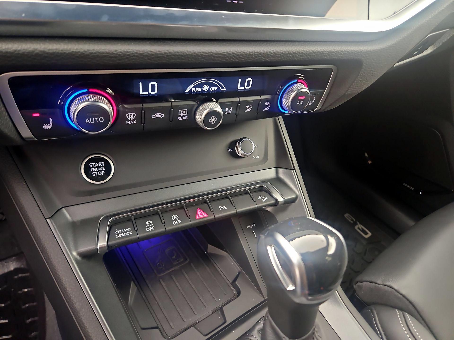 Thumbnail: 2024 Audi Q3 - 14