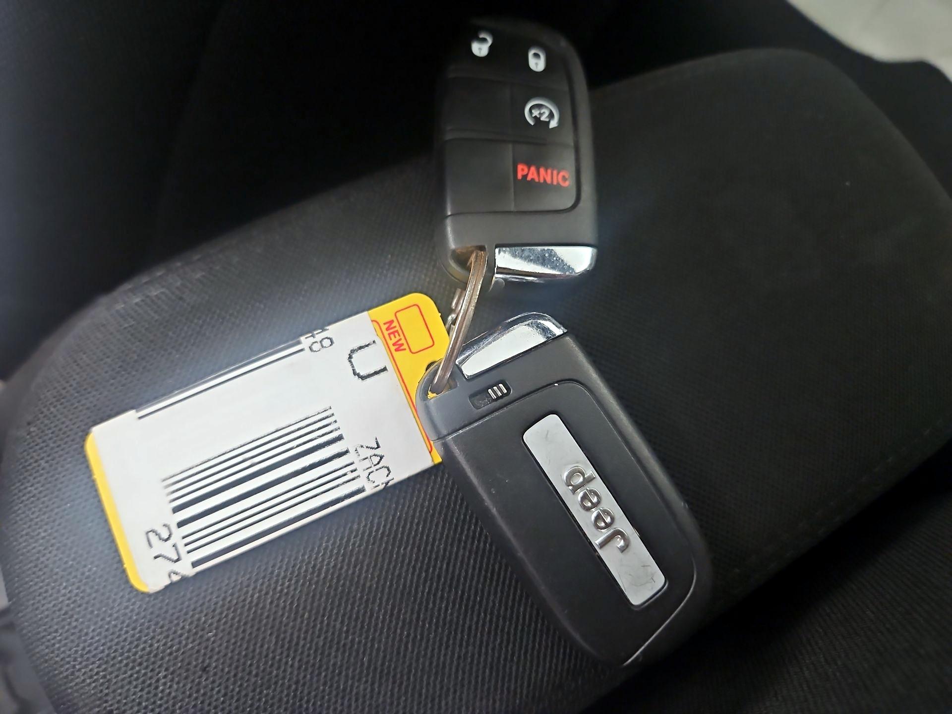 Thumbnail: 2021 Jeep Renegade - 19