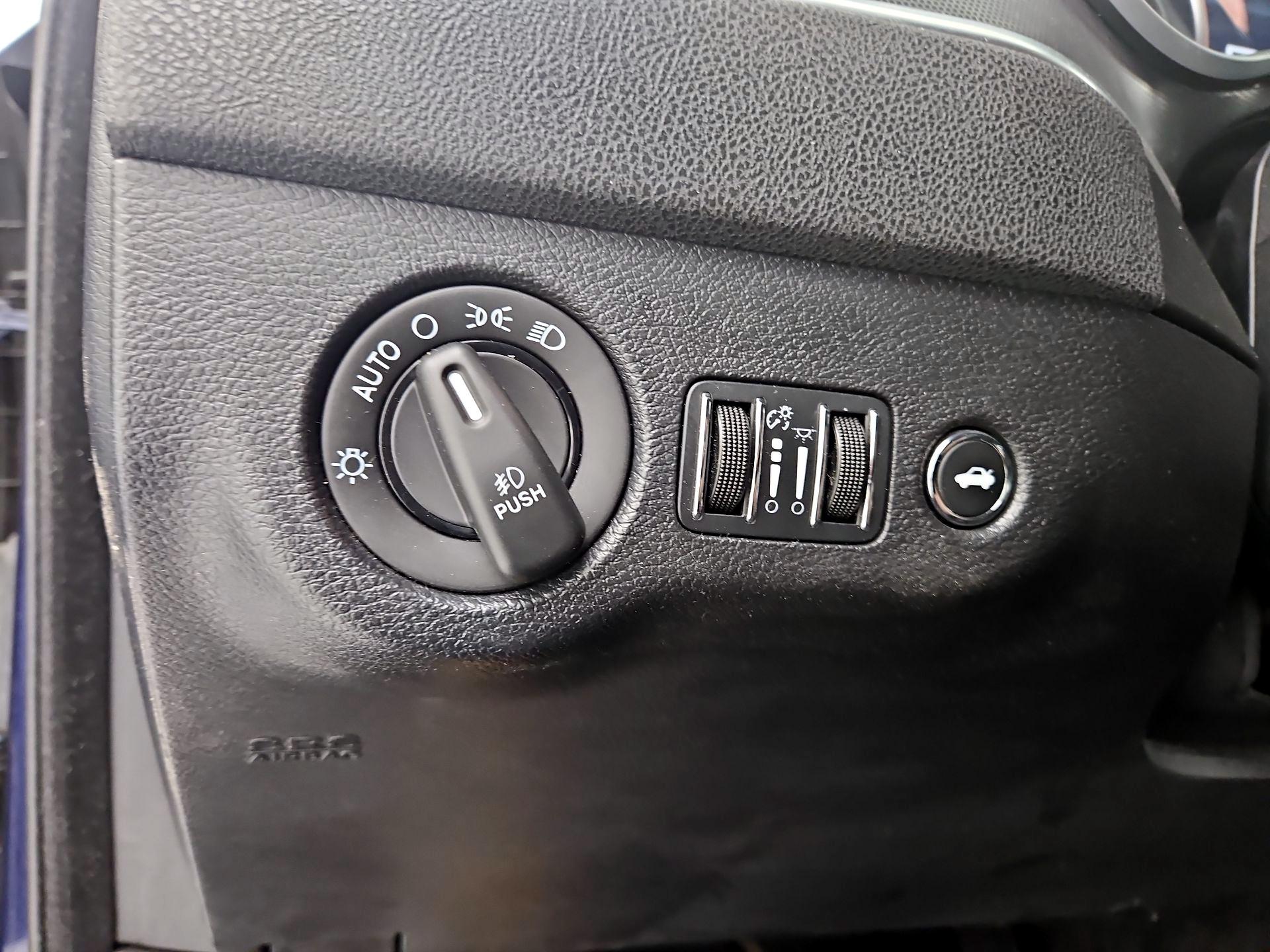 Thumbnail: 2016 Dodge Charger - 13