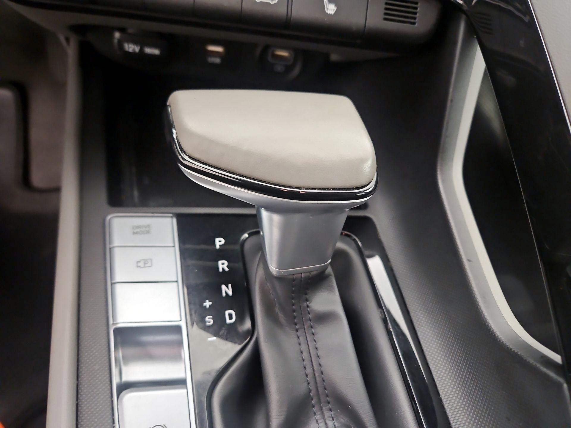 Thumbnail: 2021 Hyundai Elantra - 17