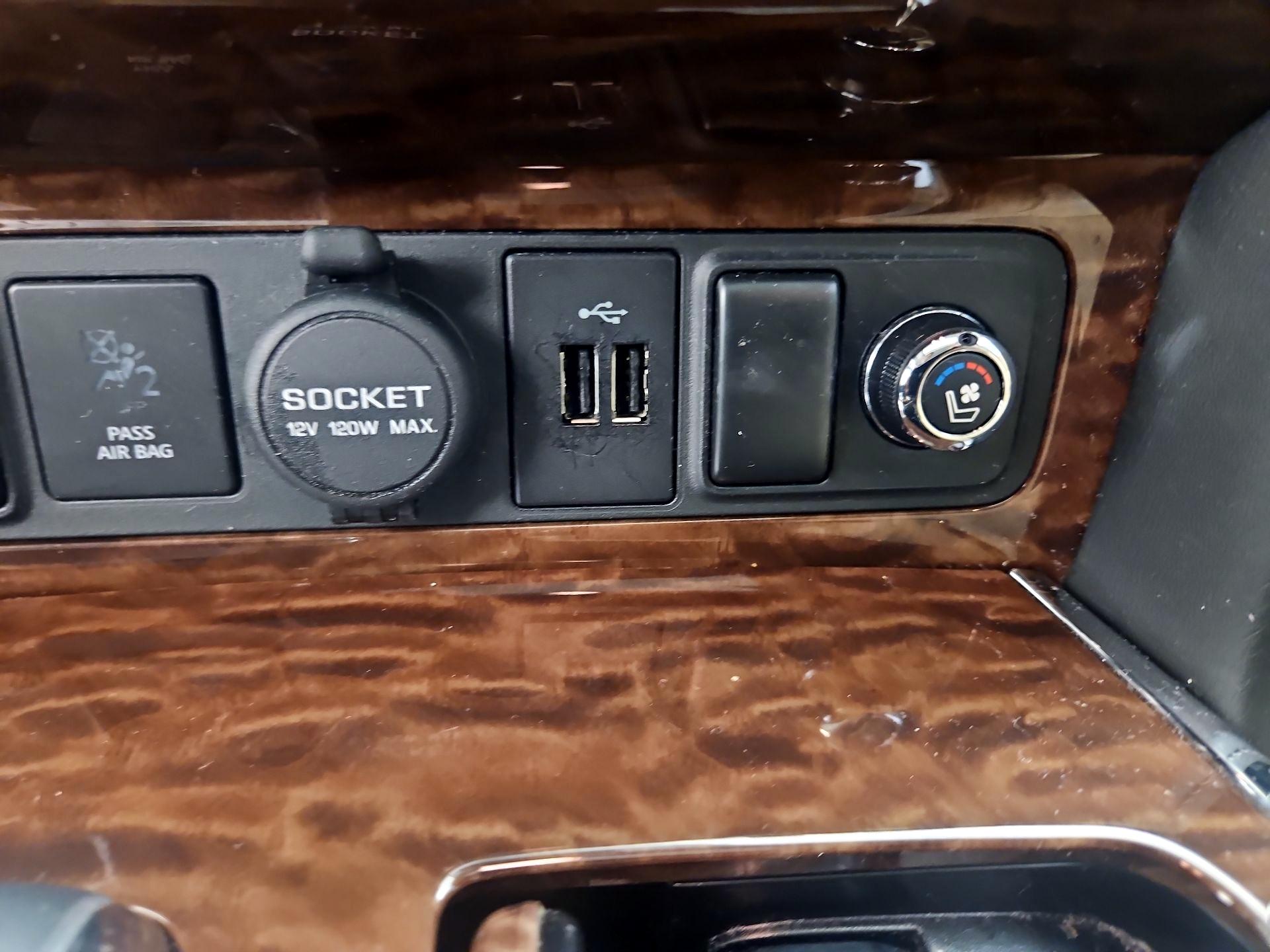 Thumbnail: 2018 Nissan Armada - 19
