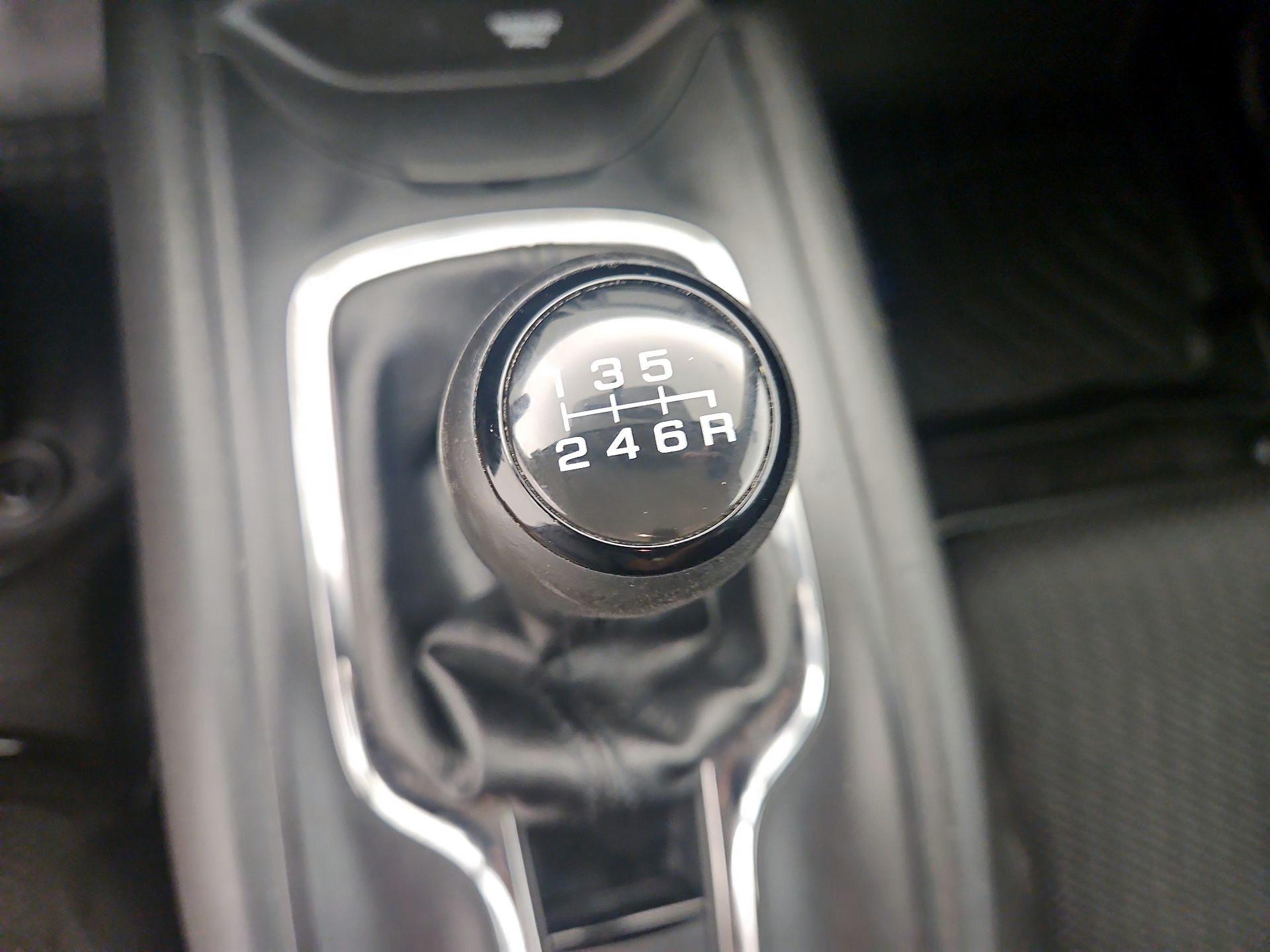 Thumbnail: 2016 Honda HR-V - 17