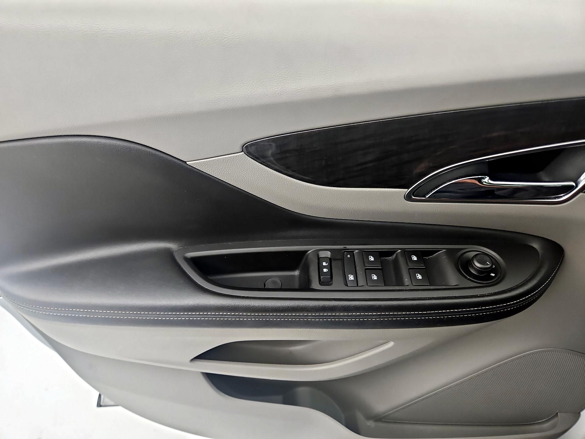 Thumbnail: 2015 Buick Encore - 12