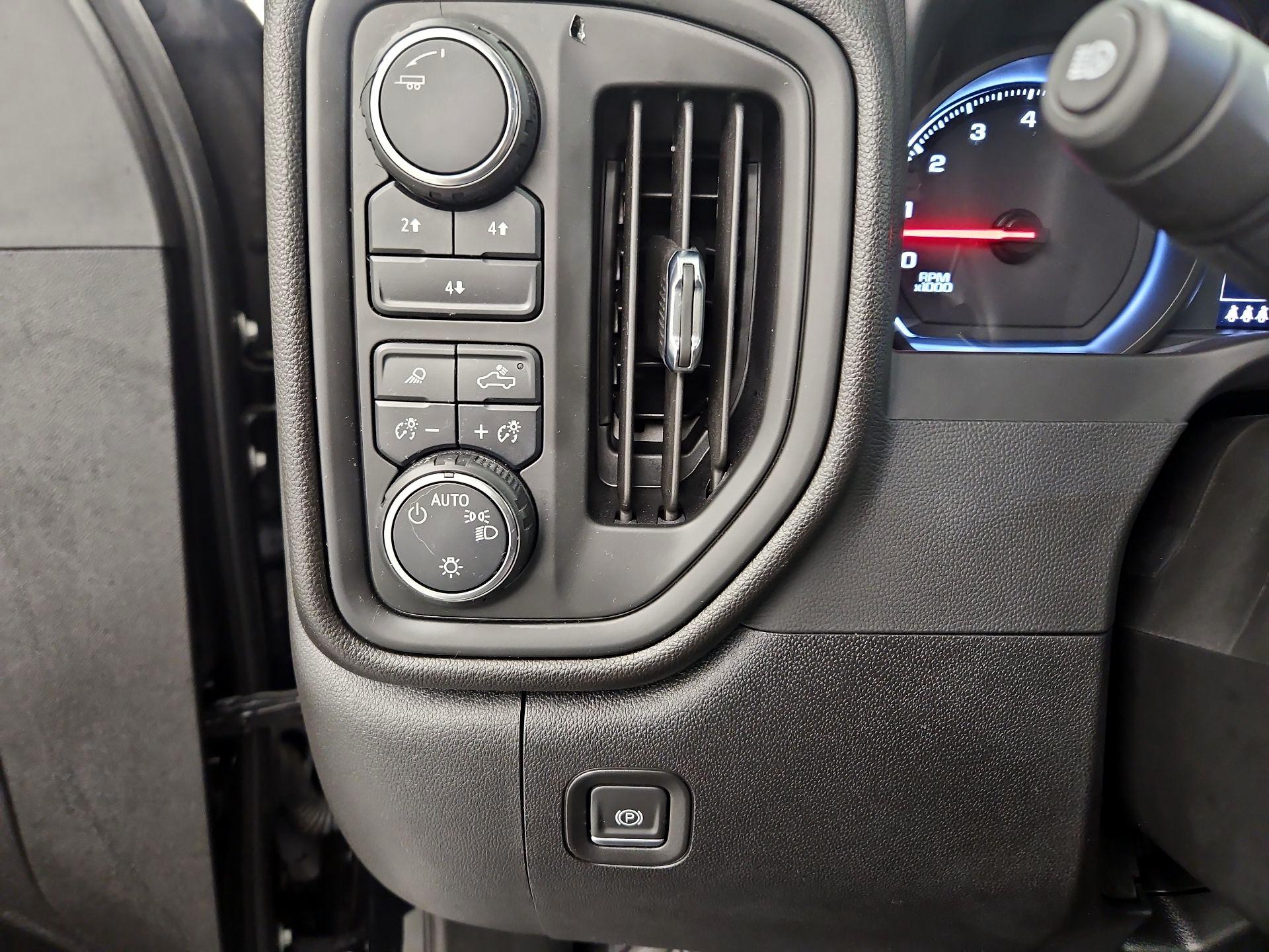 Thumbnail: 2024 Chevrolet Silverado 2500 - 13