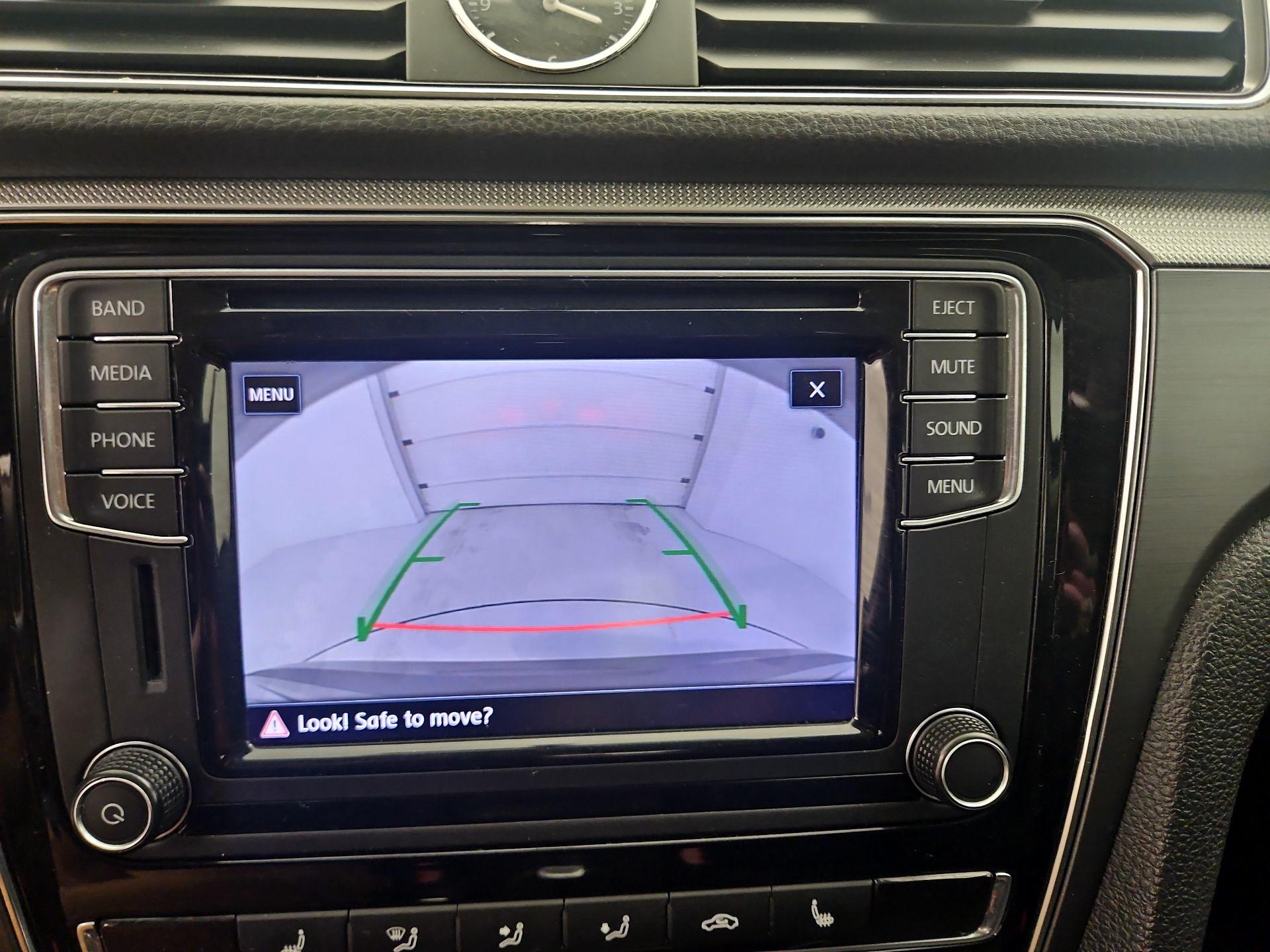 Thumbnail: 2017 Volkswagen Passat - 14