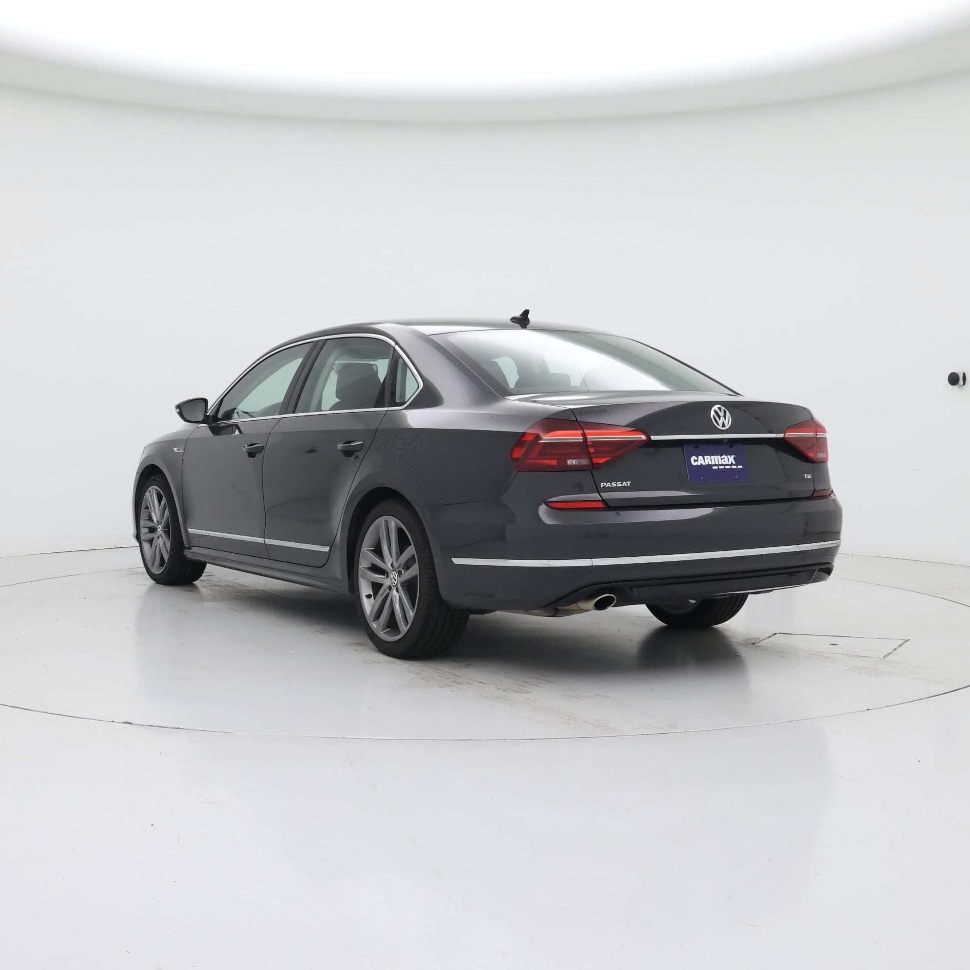 Thumbnail: 2017 Volkswagen Passat - 2