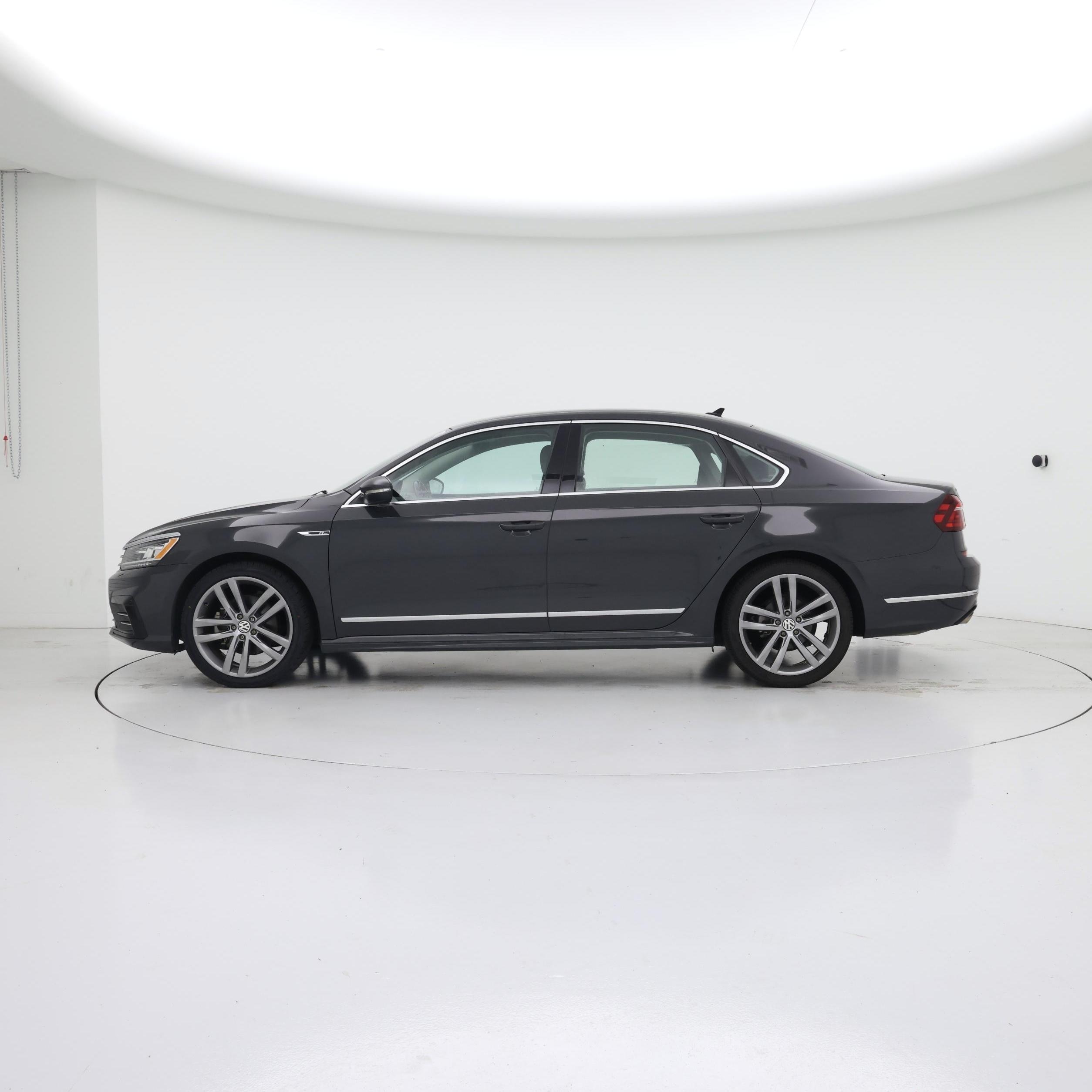 Thumbnail: 2017 Volkswagen Passat - 3