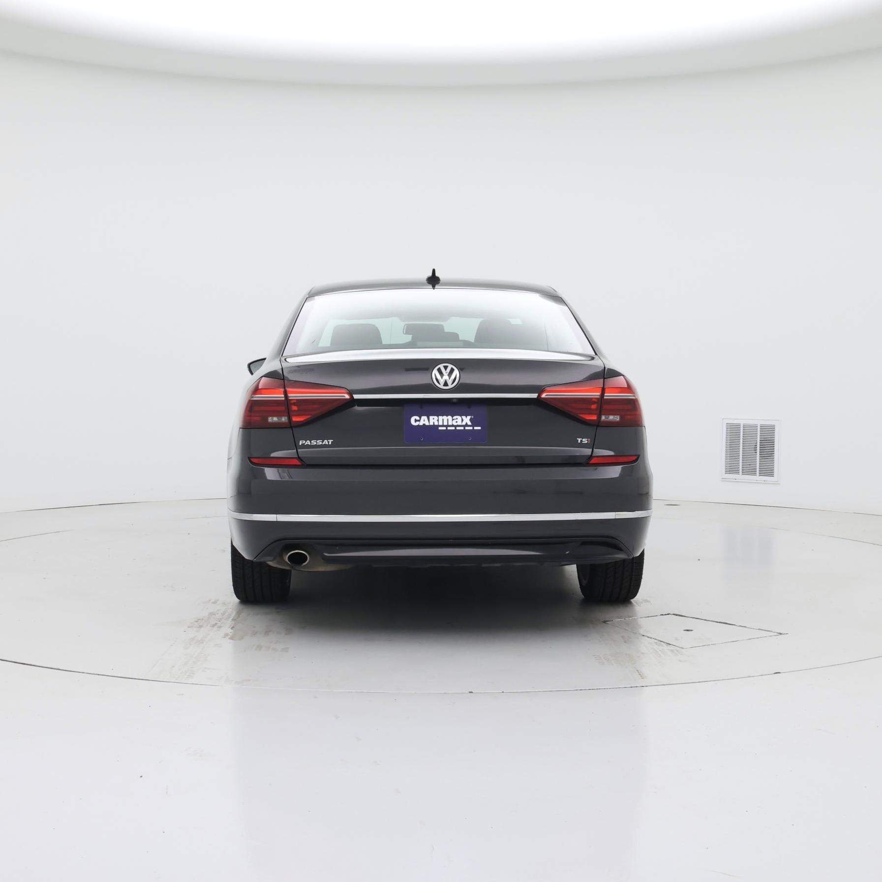 Thumbnail: 2017 Volkswagen Passat - 6