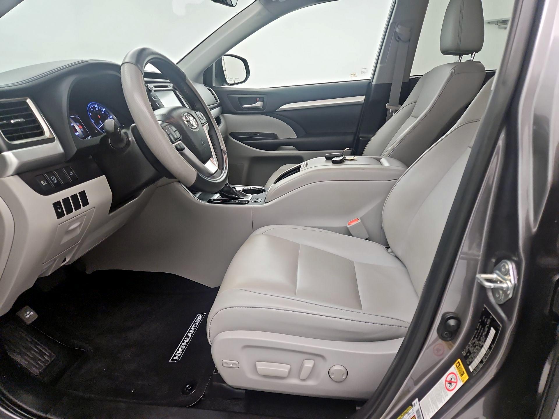 Thumbnail: 2019 Toyota Highlander - 11