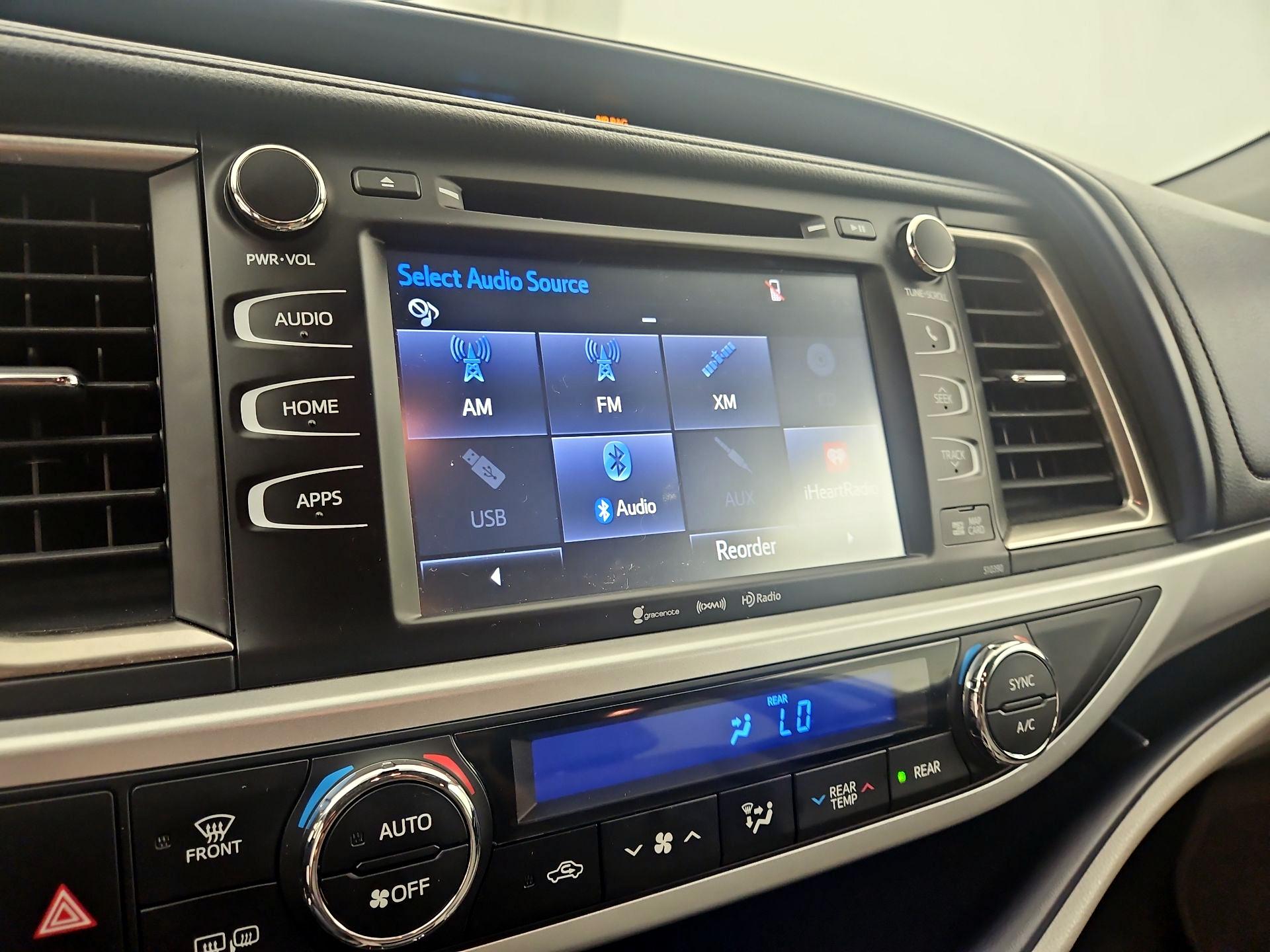 Thumbnail: 2019 Toyota Highlander - 15