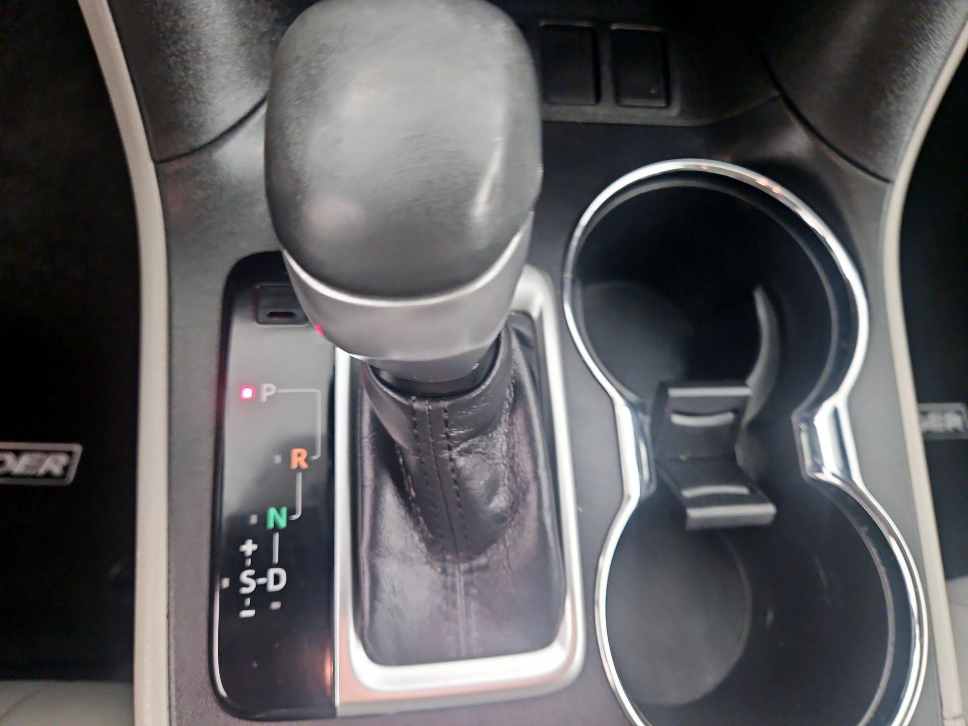 Thumbnail: 2019 Toyota Highlander - 17