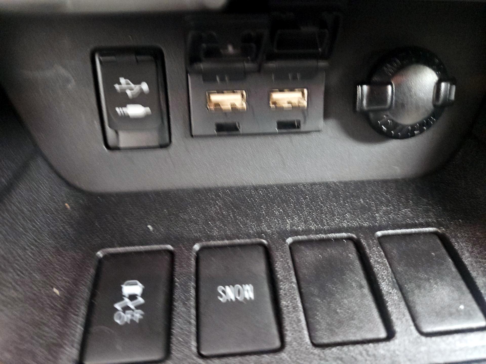 Thumbnail: 2019 Toyota Highlander - 18