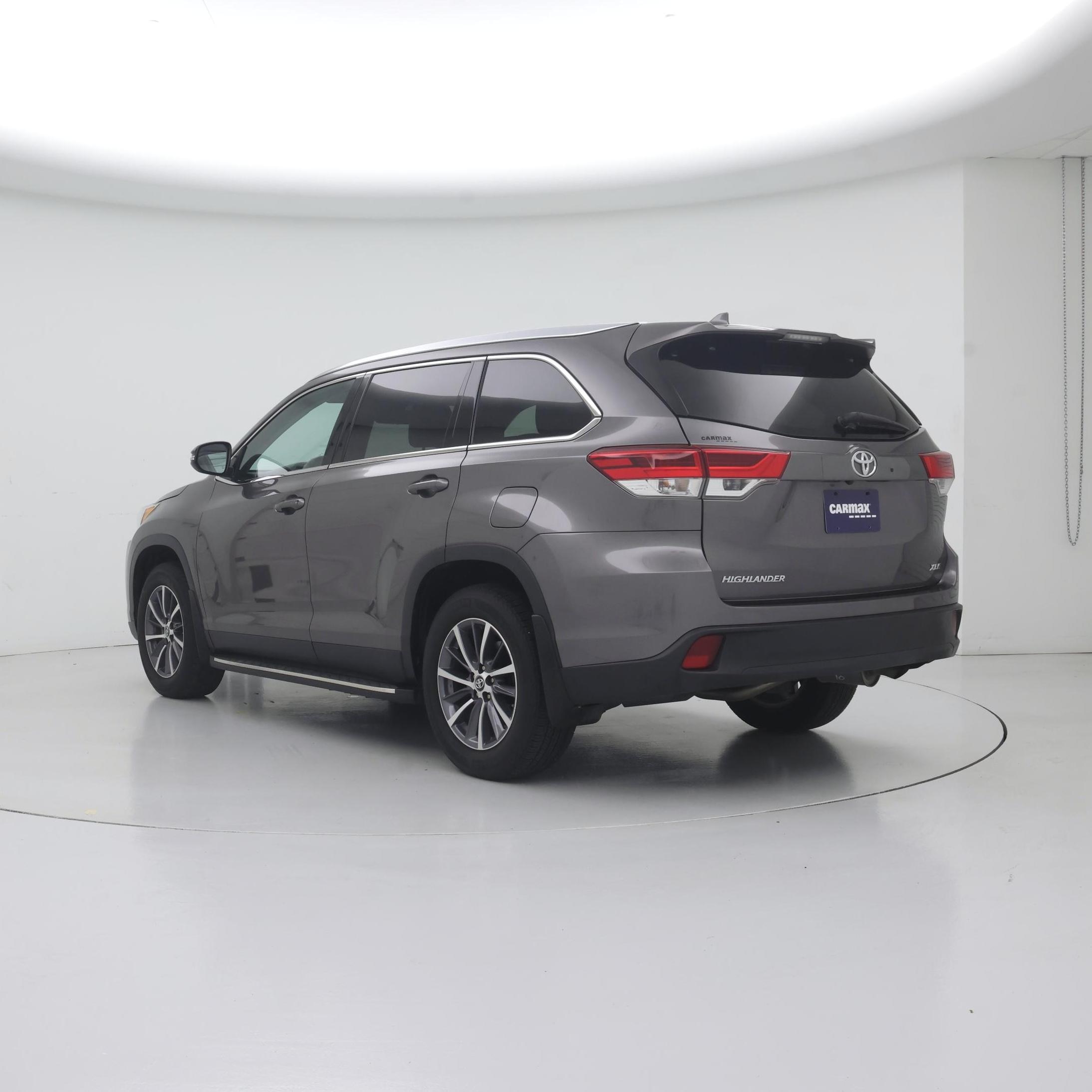 Thumbnail: 2019 Toyota Highlander - 2