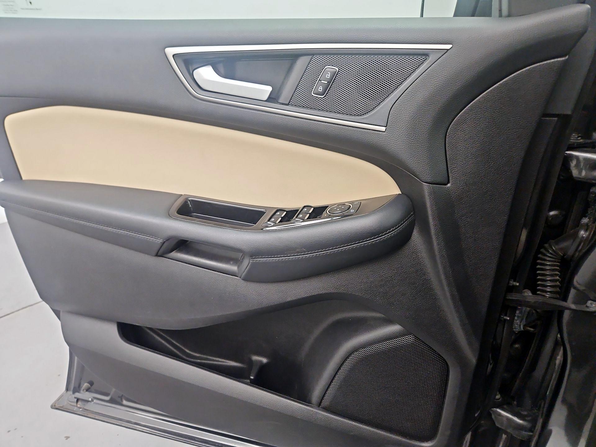 Thumbnail: 2020 Ford Edge - 12