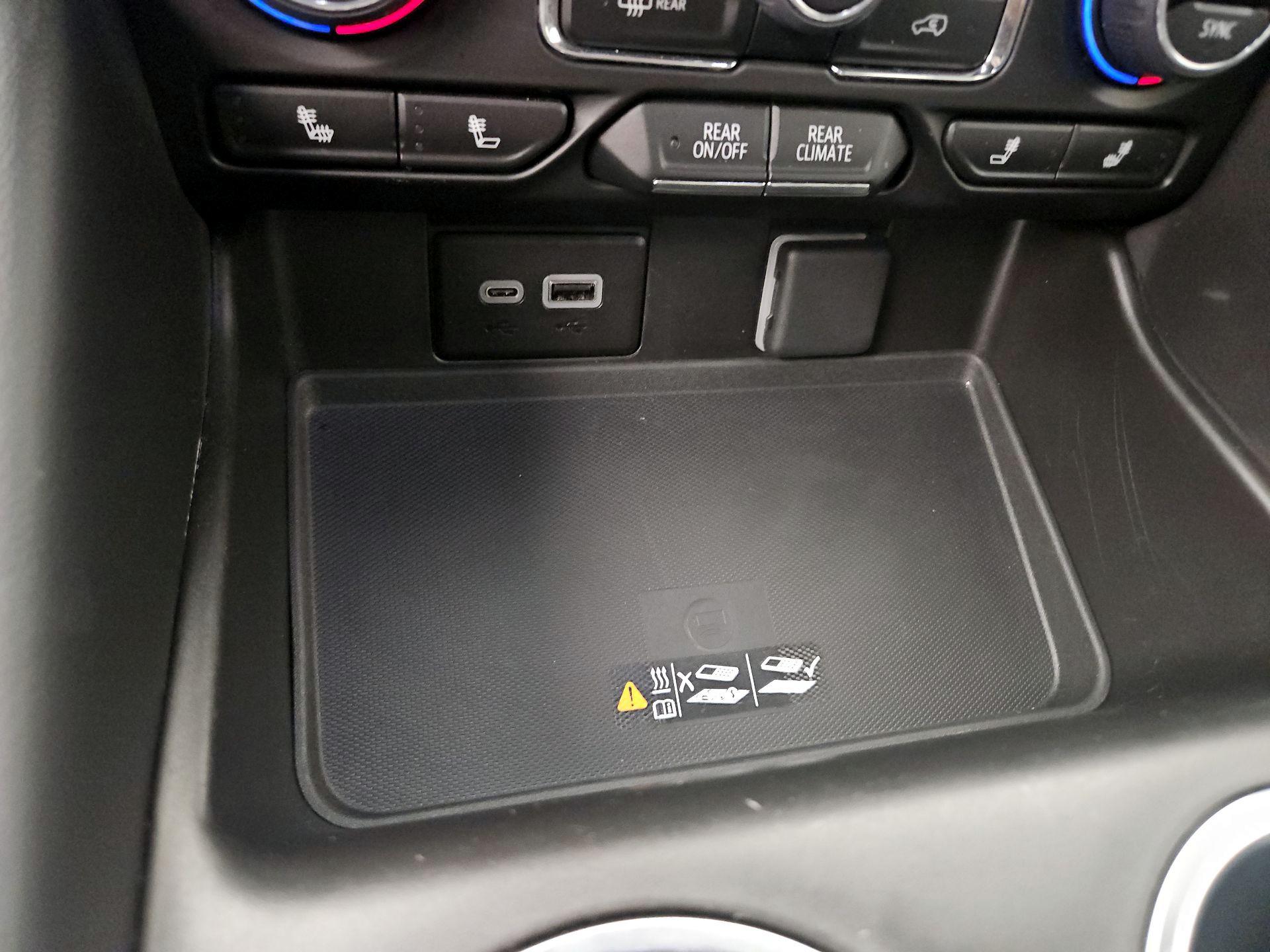 Thumbnail: 2024 Chevrolet Tahoe - 18