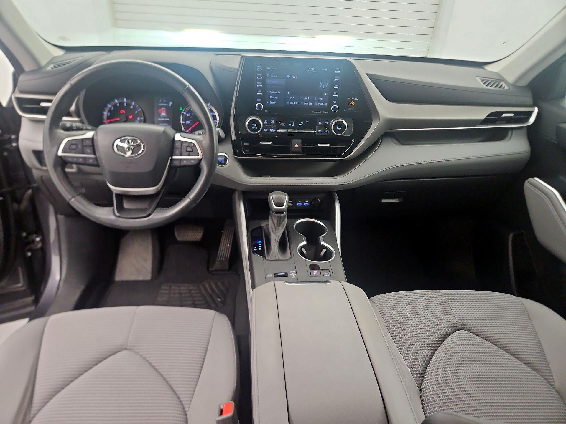 Thumbnail: 2022 Toyota Highlander - 9