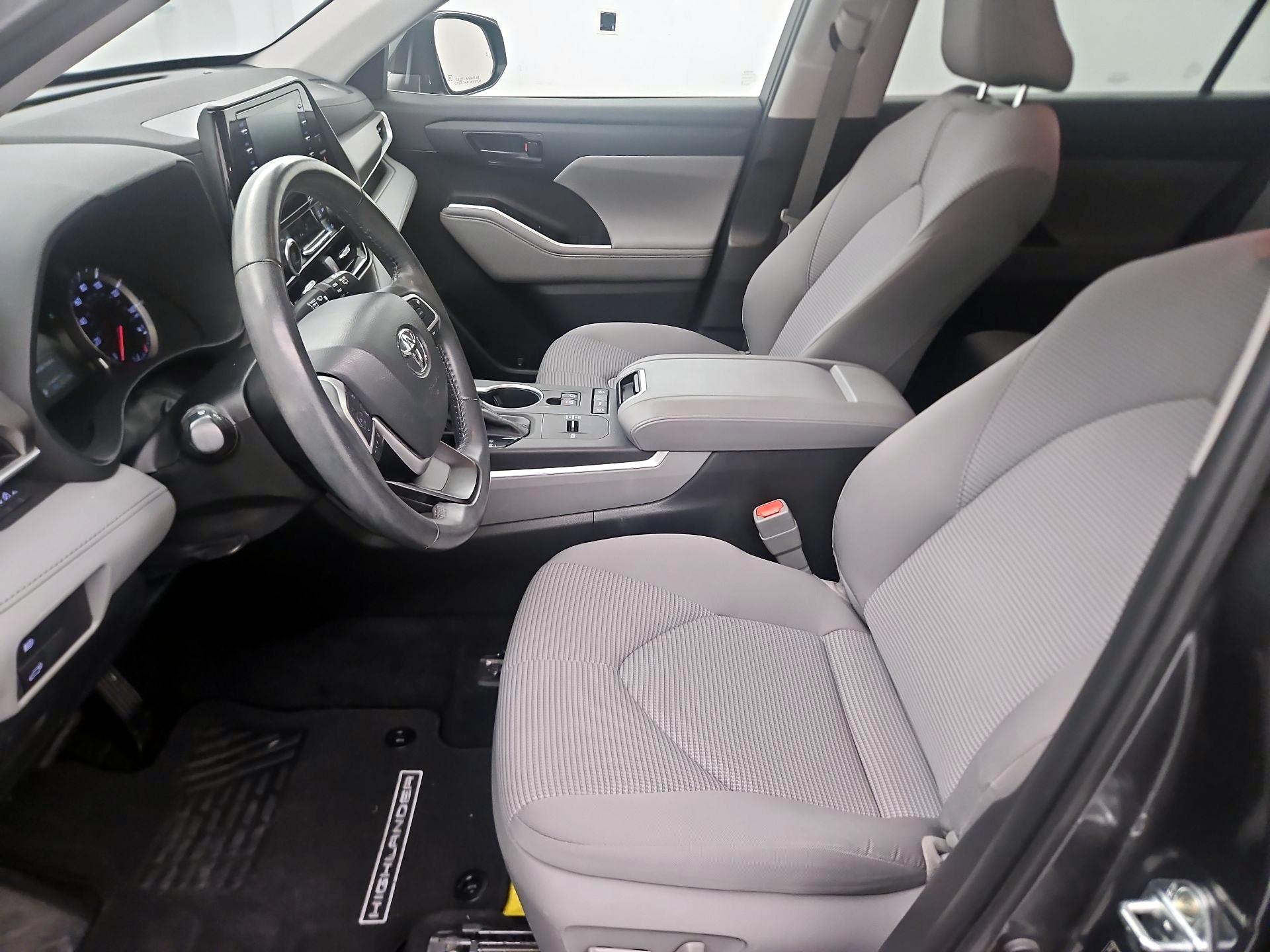 Thumbnail: 2022 Toyota Highlander - 11