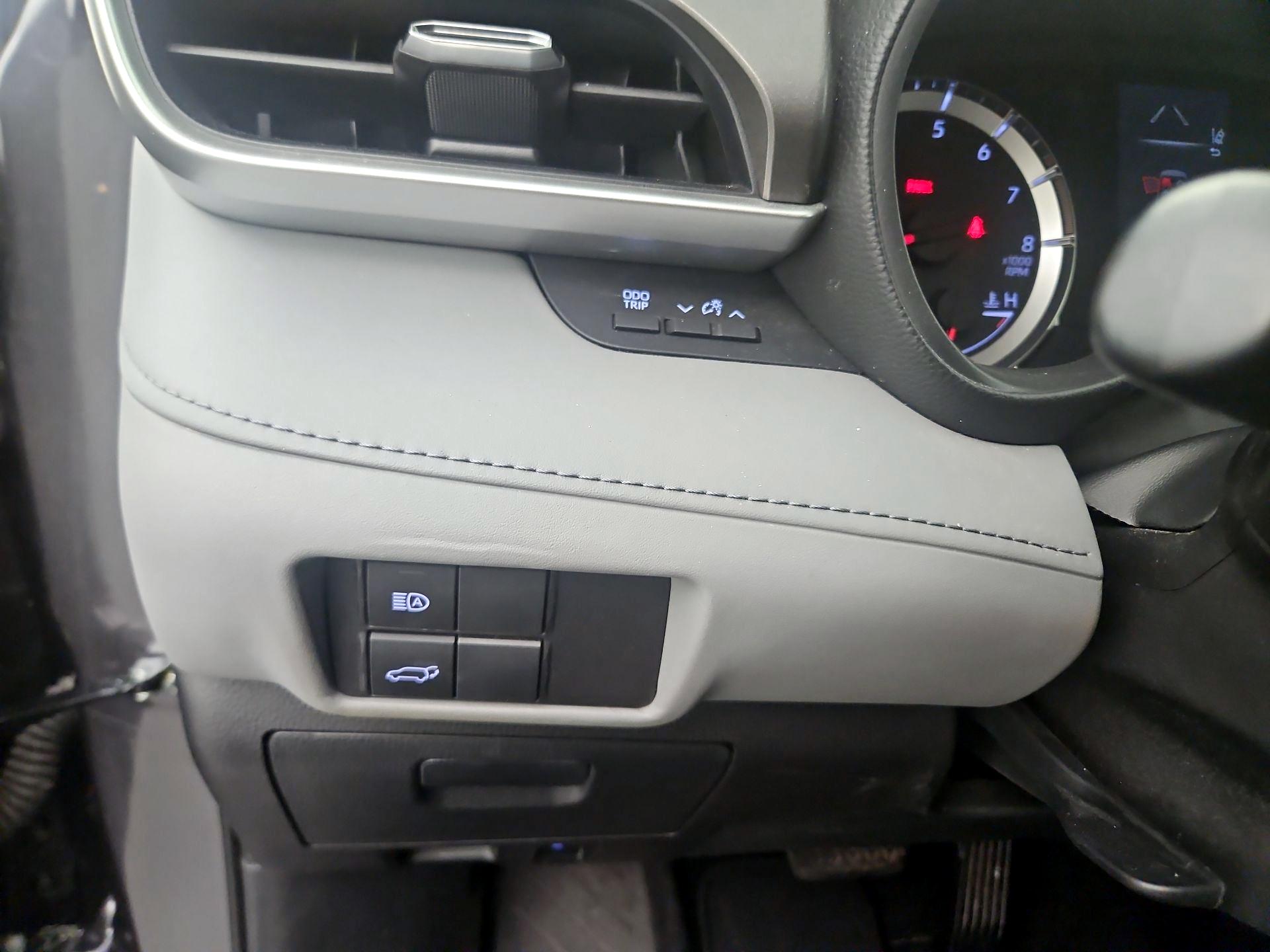 Thumbnail: 2022 Toyota Highlander - 13