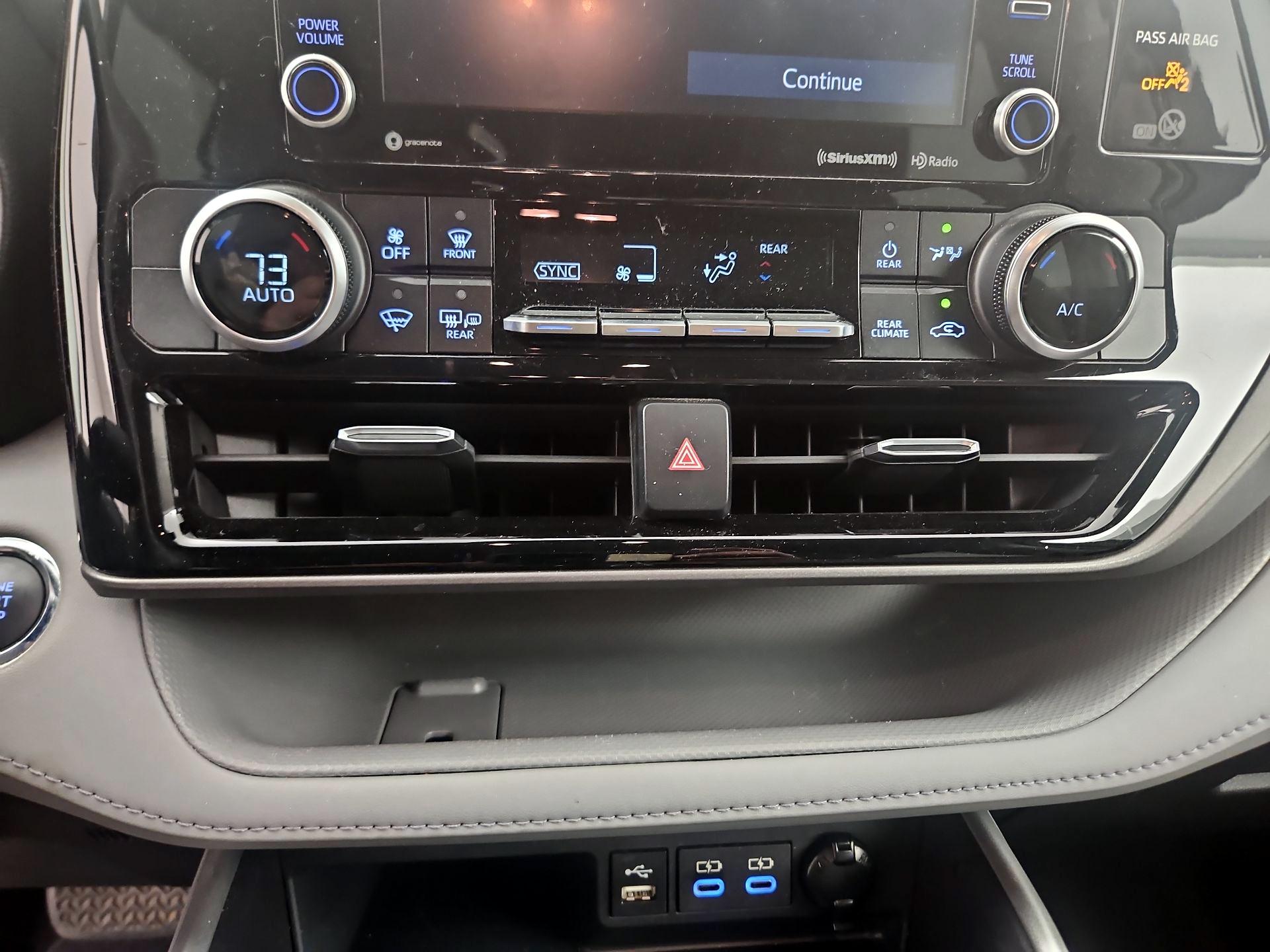 Thumbnail: 2022 Toyota Highlander - 16