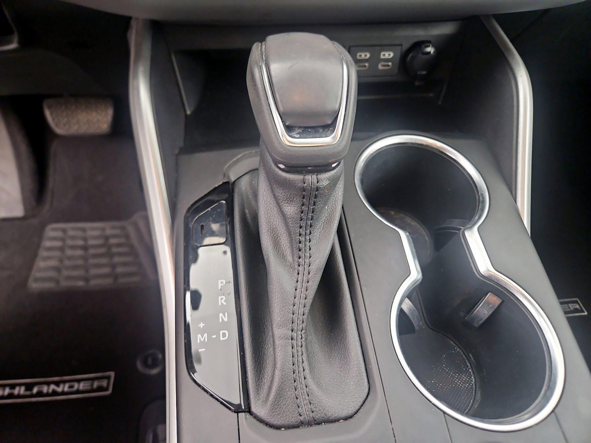 Thumbnail: 2022 Toyota Highlander - 17