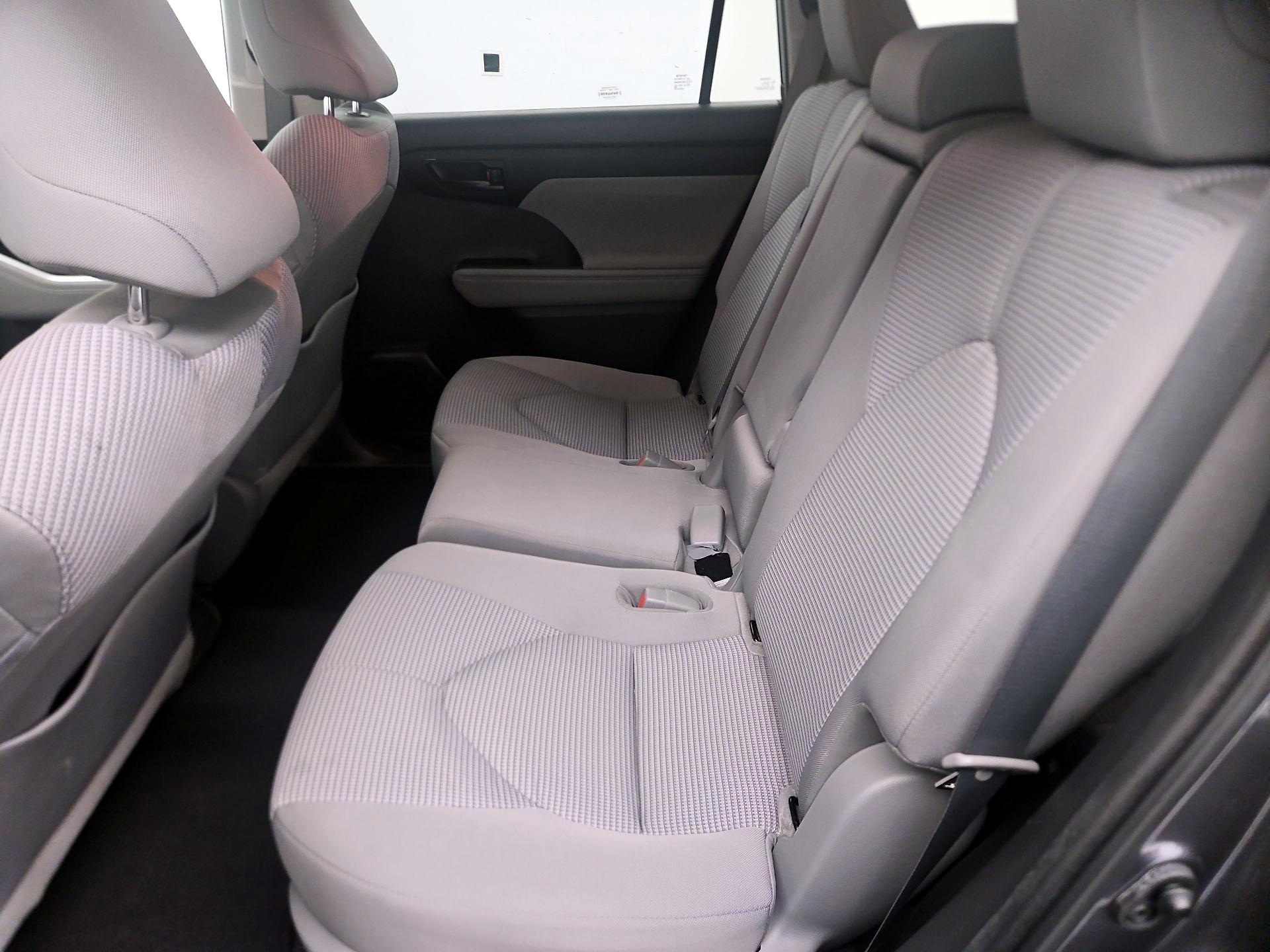 Thumbnail: 2022 Toyota Highlander - 19