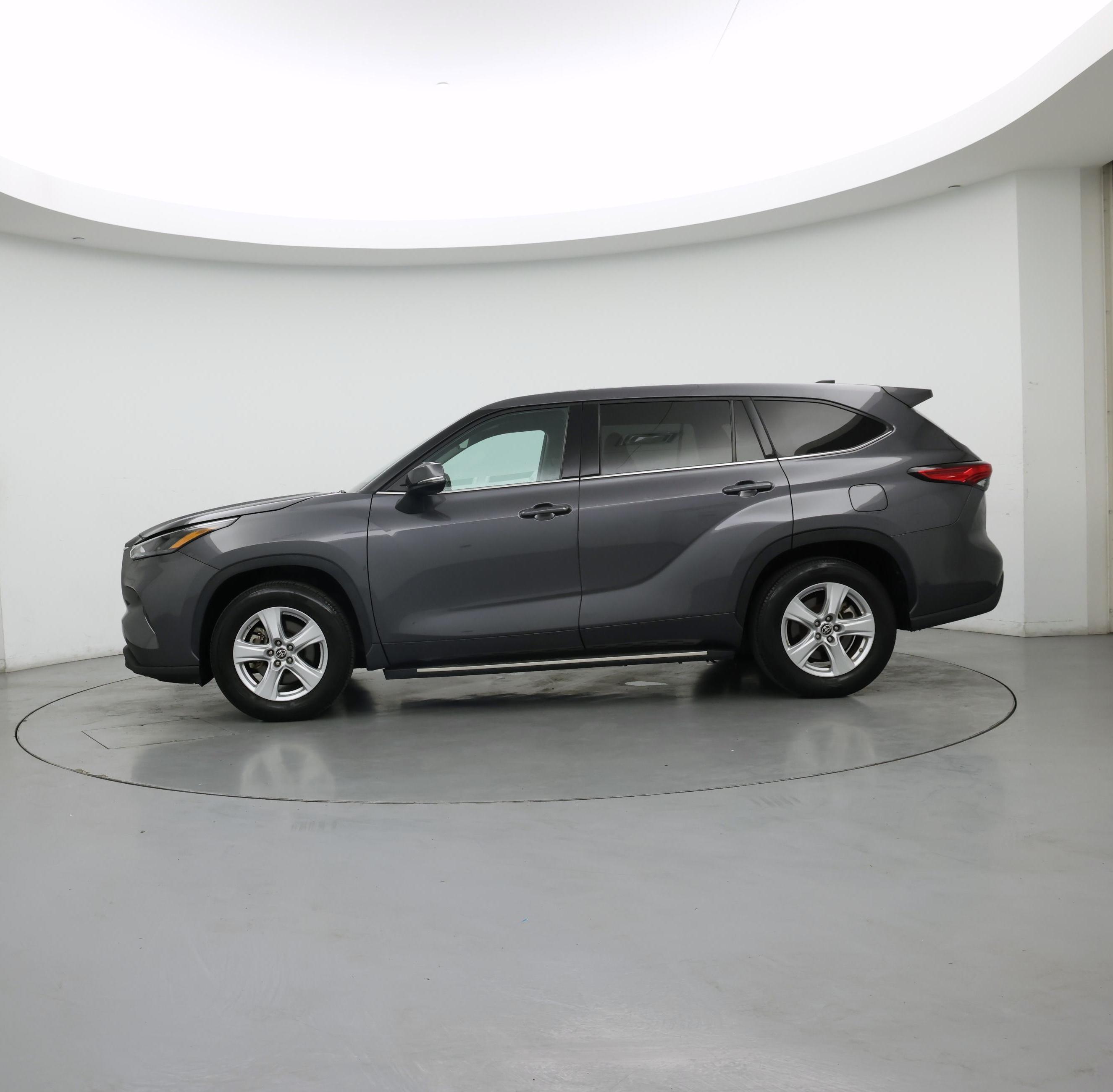 Thumbnail: 2022 Toyota Highlander - 3