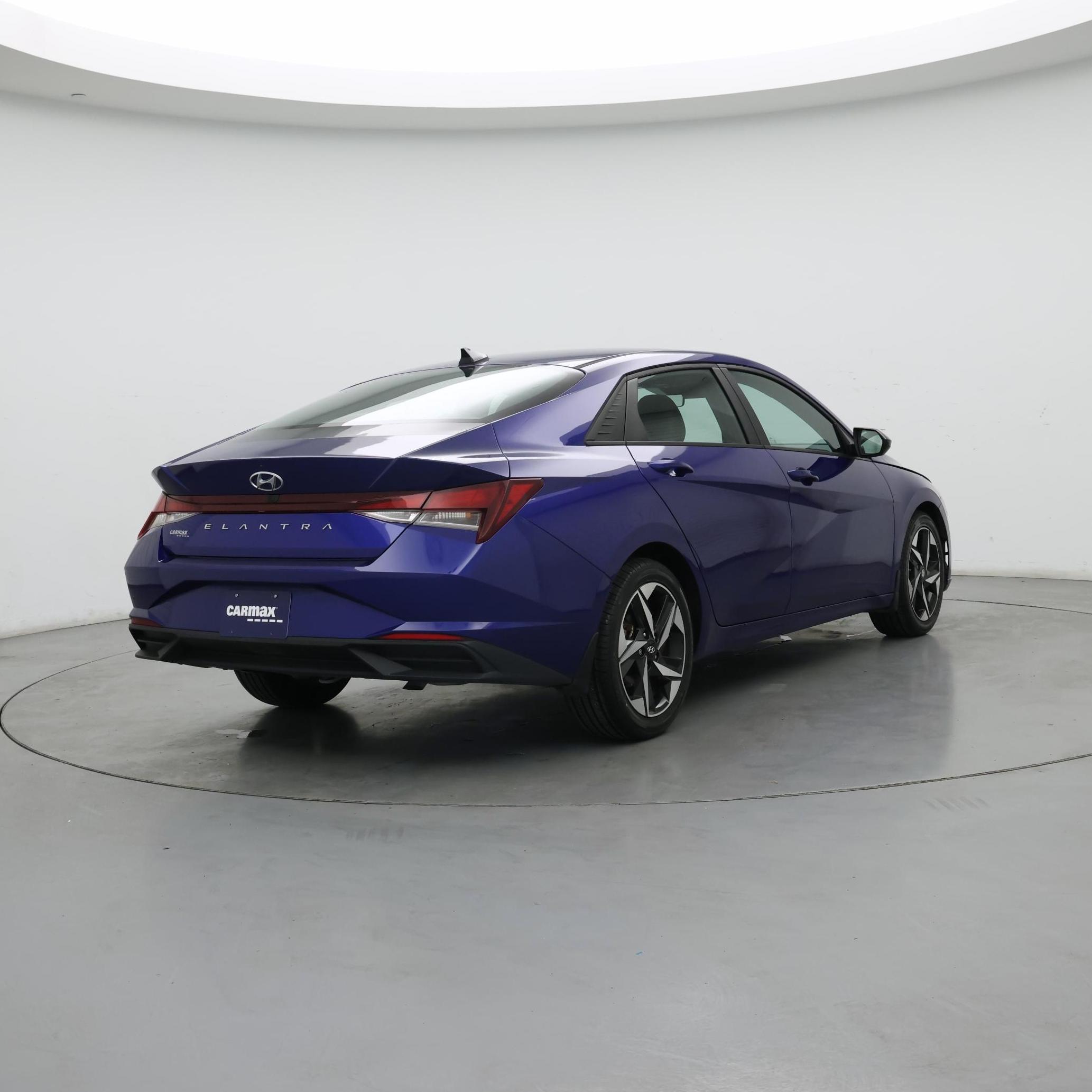 Thumbnail: 2023 Hyundai Elantra - 8