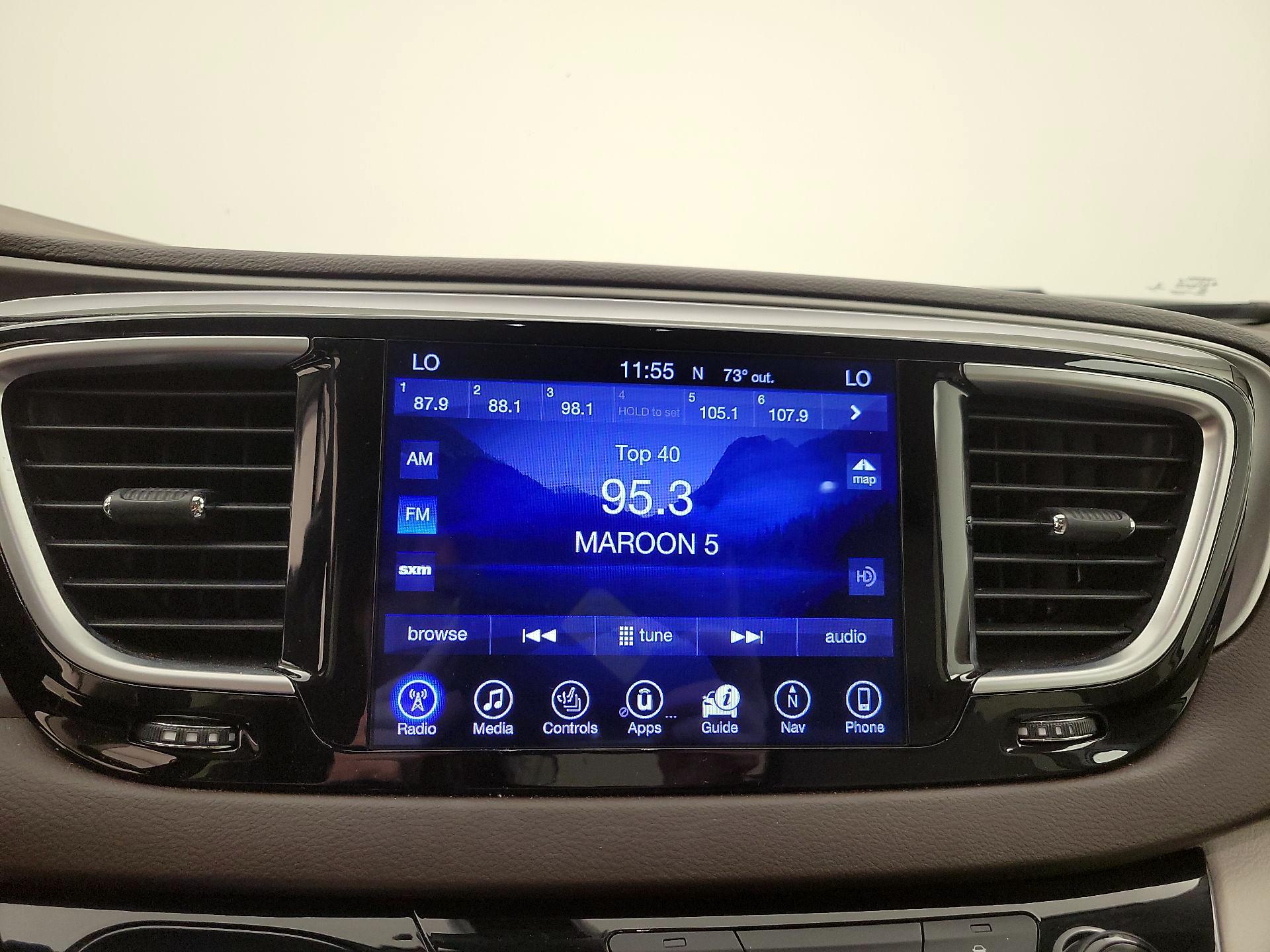 Thumbnail: 2017 Chrysler Pacifica - 15