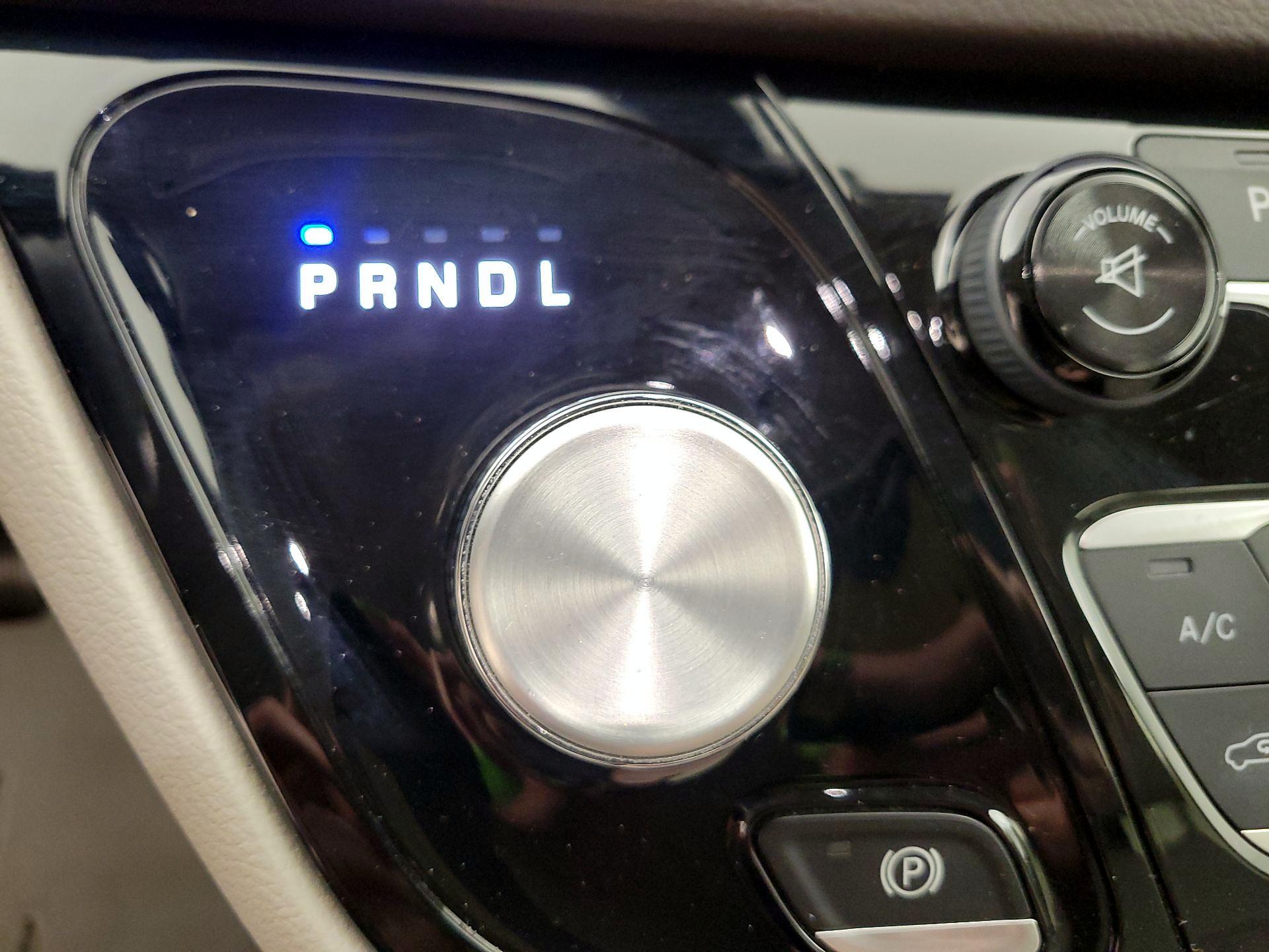 Thumbnail: 2017 Chrysler Pacifica - 17