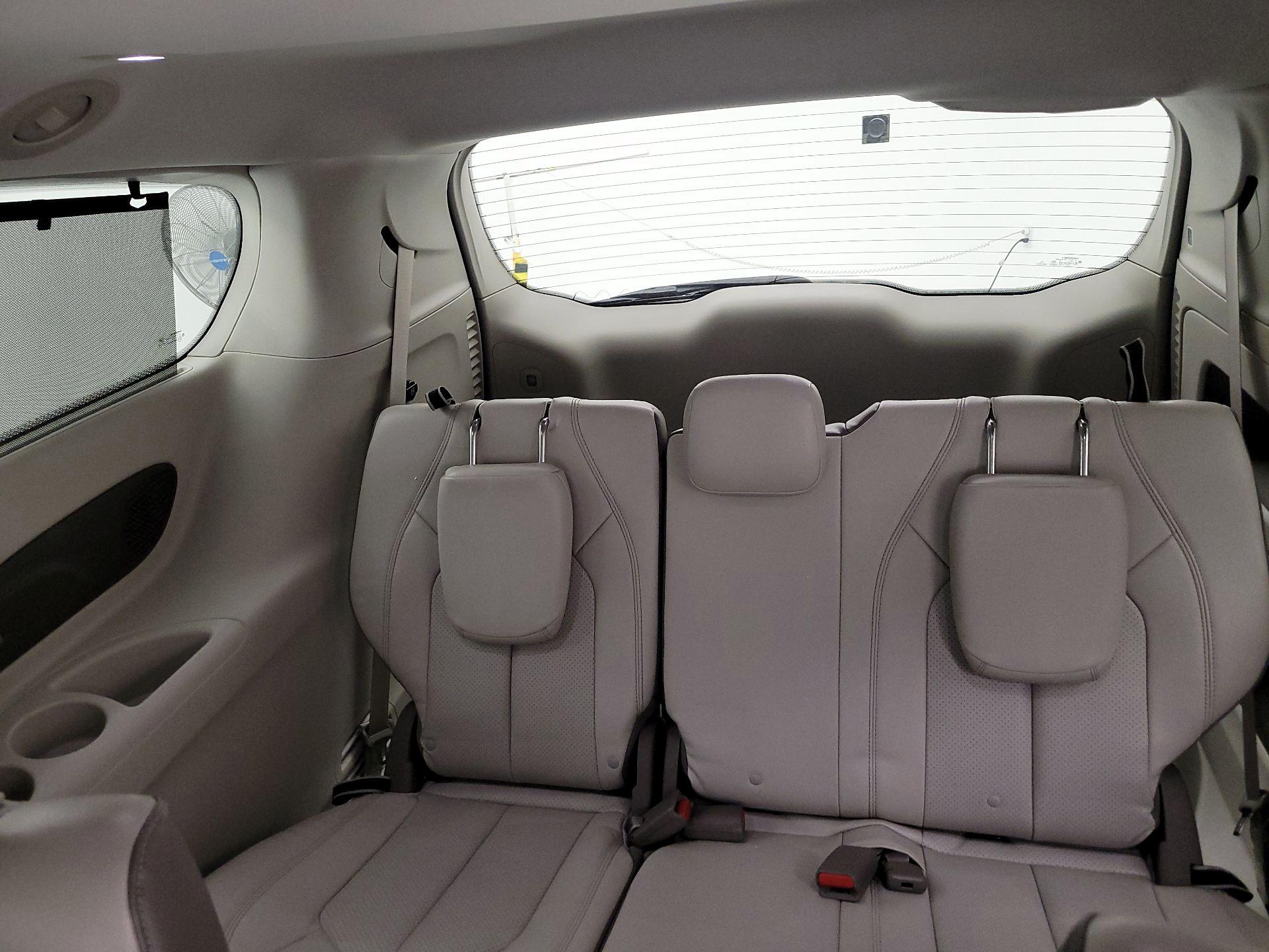 Thumbnail: 2017 Chrysler Pacifica - 20