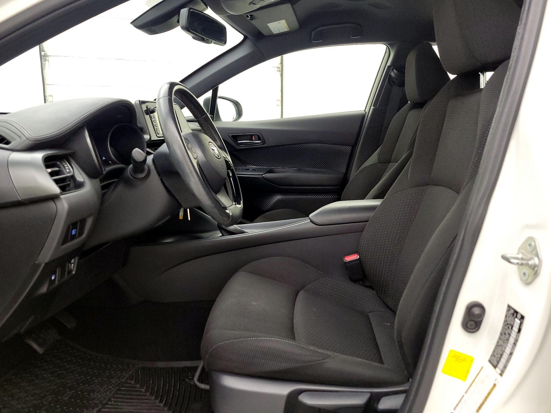 Thumbnail: 2018 Toyota C-HR - 11