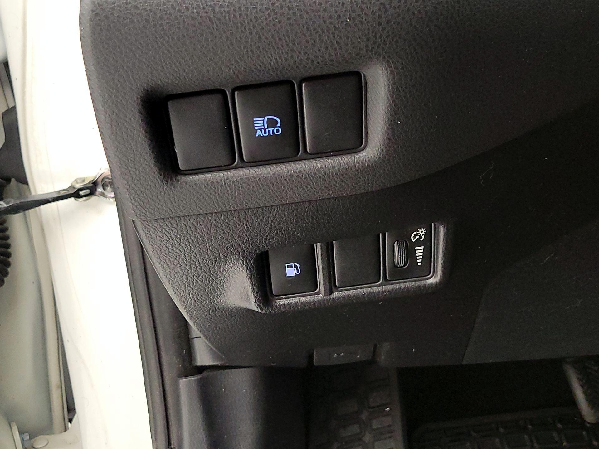 Thumbnail: 2018 Toyota C-HR - 13