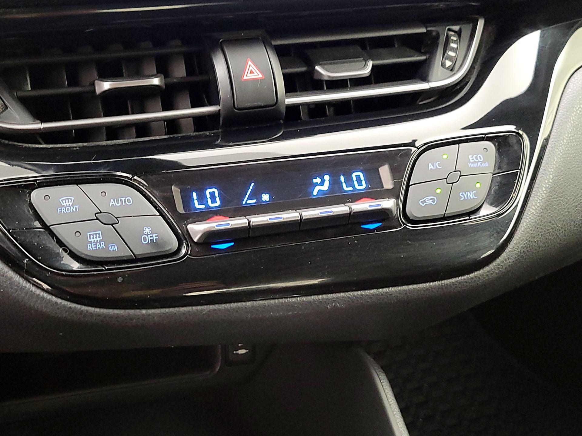 Thumbnail: 2018 Toyota C-HR - 16