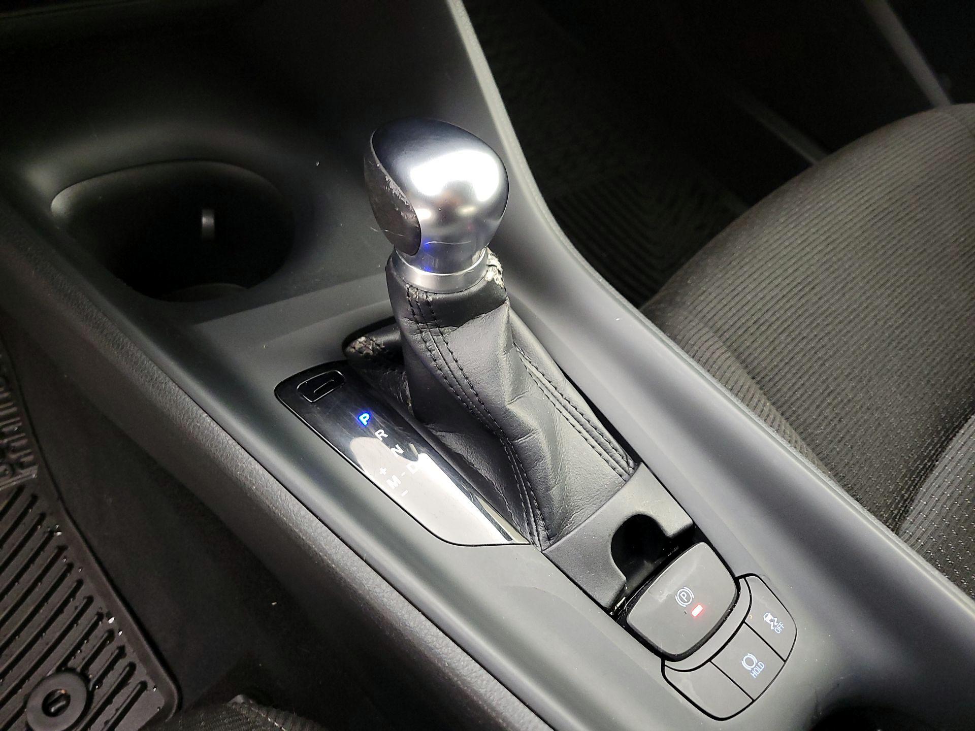 Thumbnail: 2018 Toyota C-HR - 17