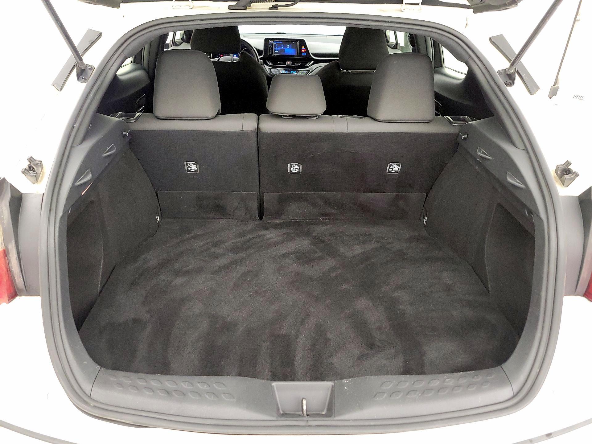 Thumbnail: 2018 Toyota C-HR - 20